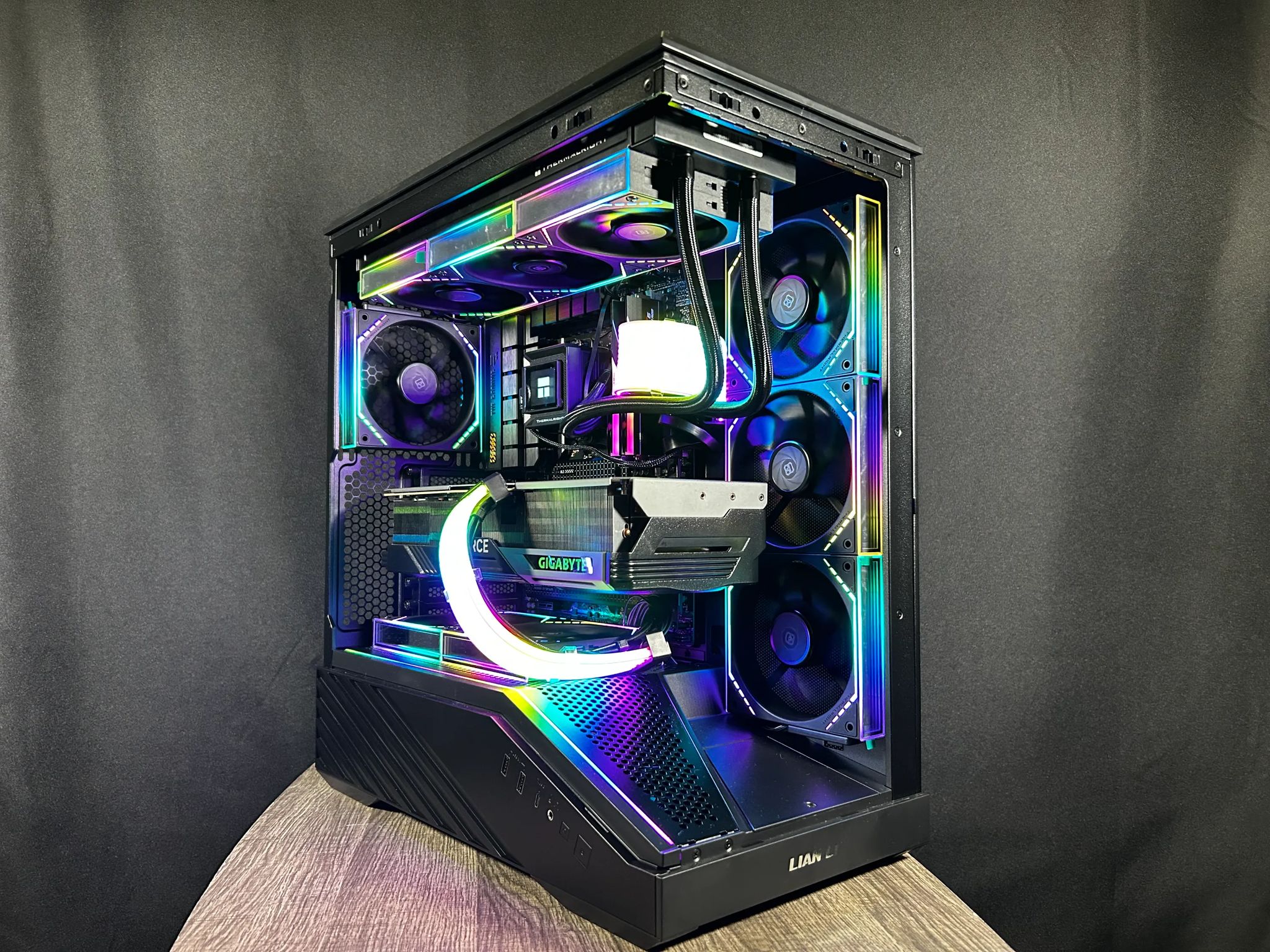 RTX 4090 | Ryzen 7 7800X3D | Ultimate Streaming and Gaming PC