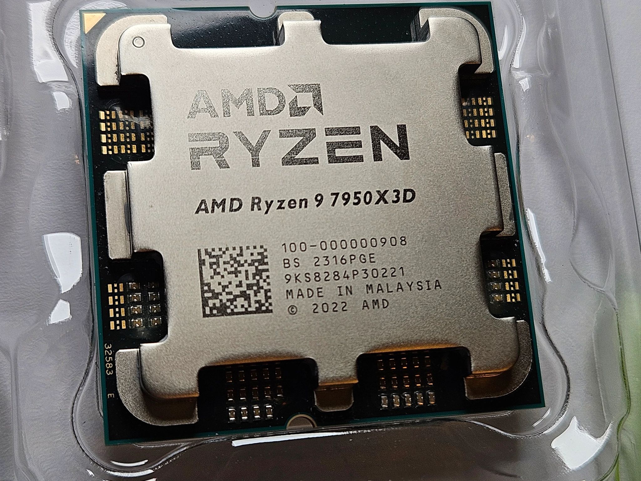 AMD RYZEN 7950X3D