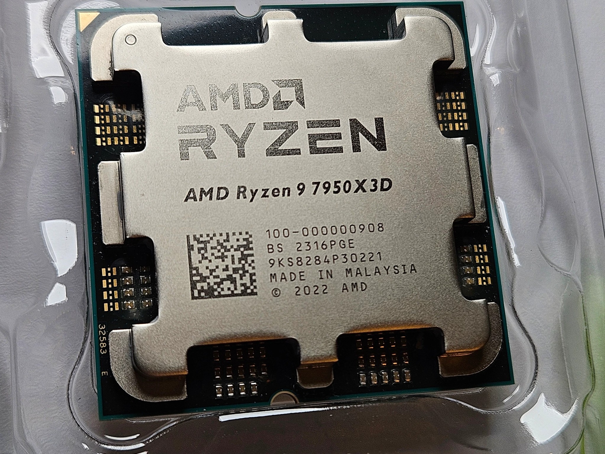 AMD RYZEN 7950X3D