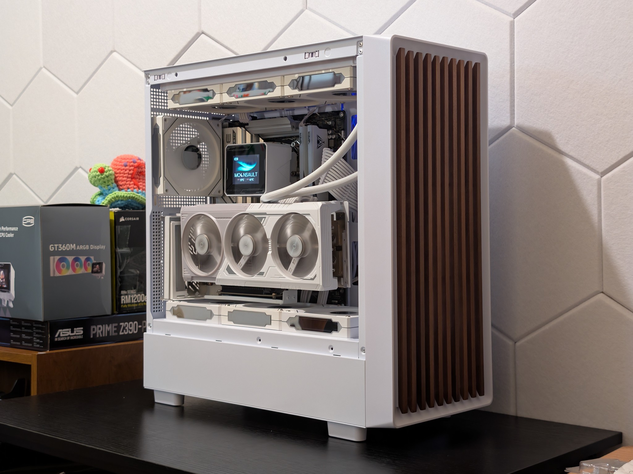 🐻‍❄️🪵4K Gaming Beast | RX 9070XT | Ryzen 7 7800X3D | 2TB SSD | 32GB RAM | WiFi 6 & BT🪵🐻‍❄️