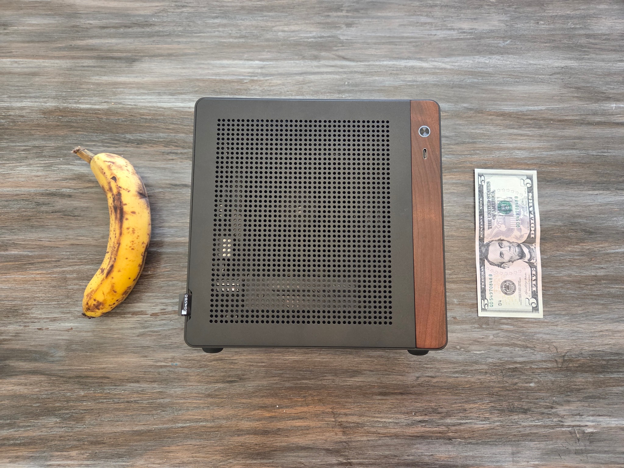 Tiny SFF Gaming PC | RTX 5050 8GB | RYZEN 5 5500 | 32GB DDR4 3200MHZ |