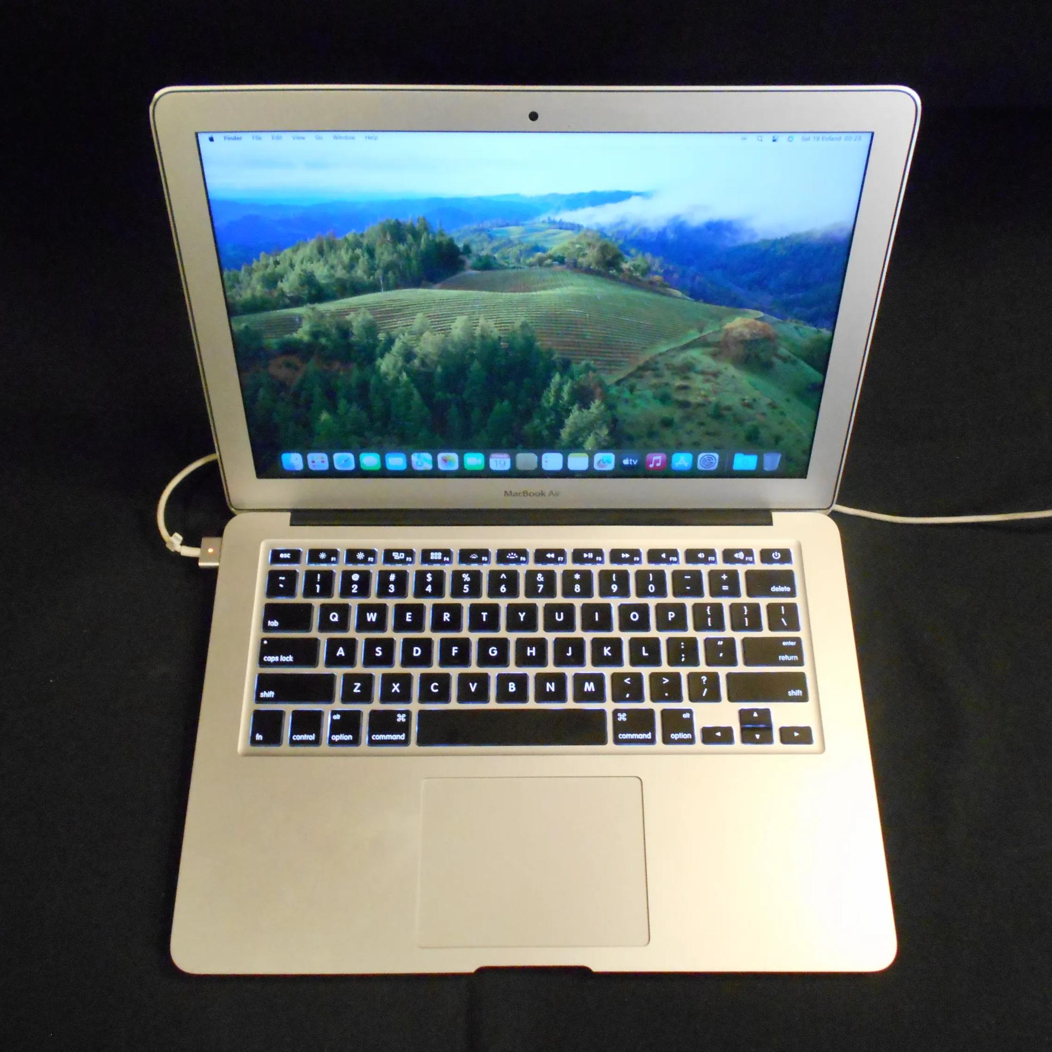 Macbook Air Sonoma i7