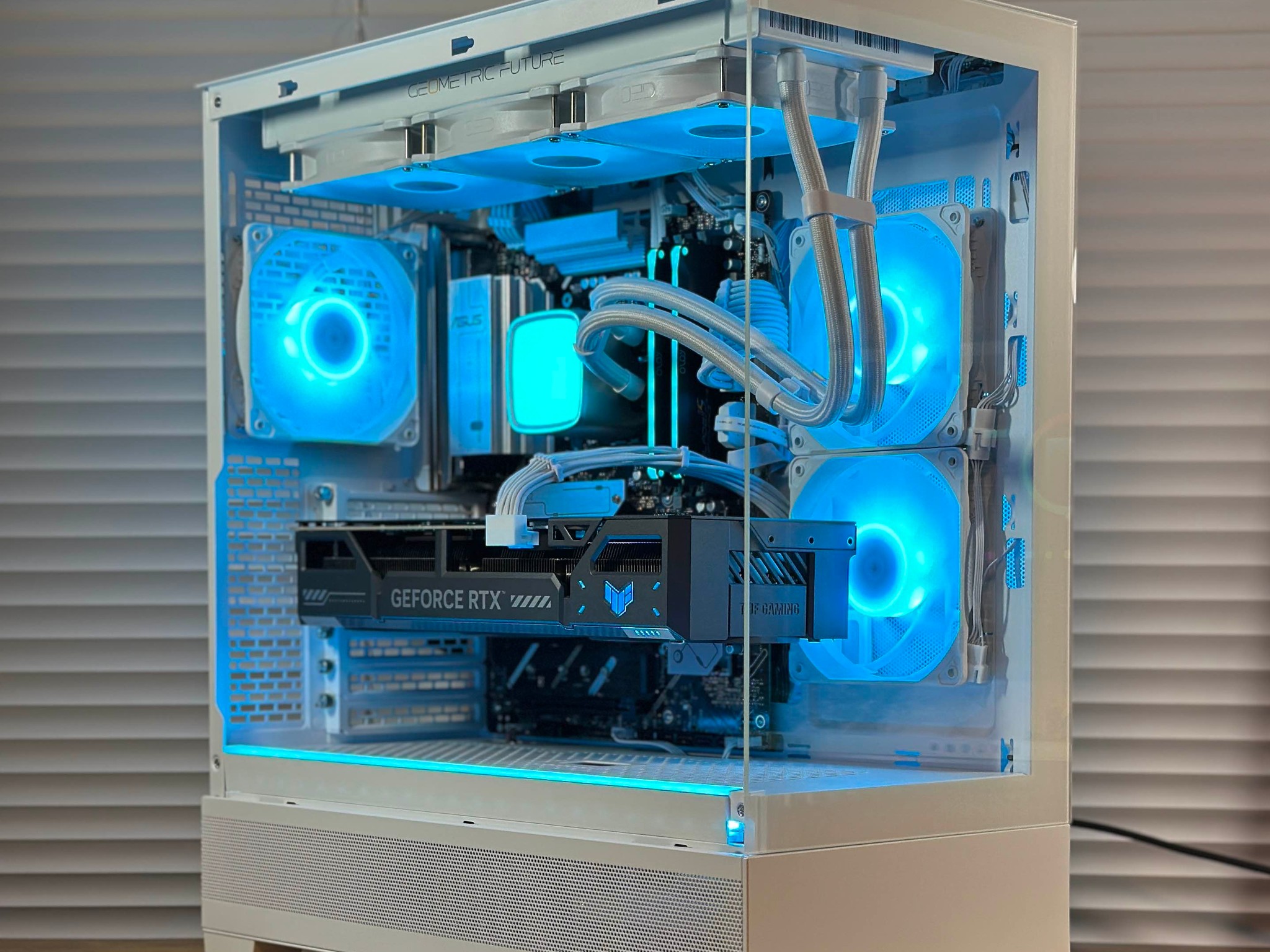 RTX 5070 12GB | Ryzen 7 7700X | 32GB DDR5 | 5TB Storage | Win11 | WIFI | 1440P/4K White Gaming PC