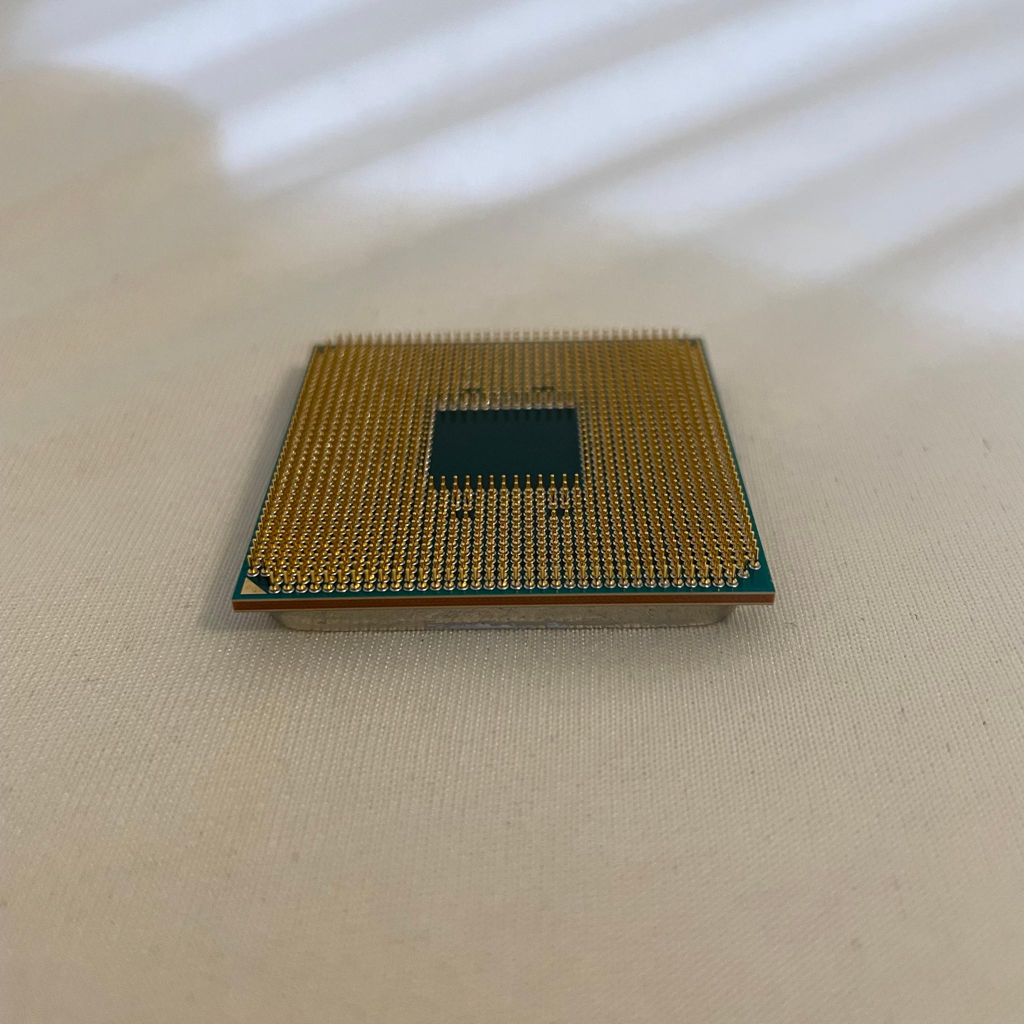 AMD Ryzen 5 2600 w/ Free AMD Wraith Stealth CPU Cooler