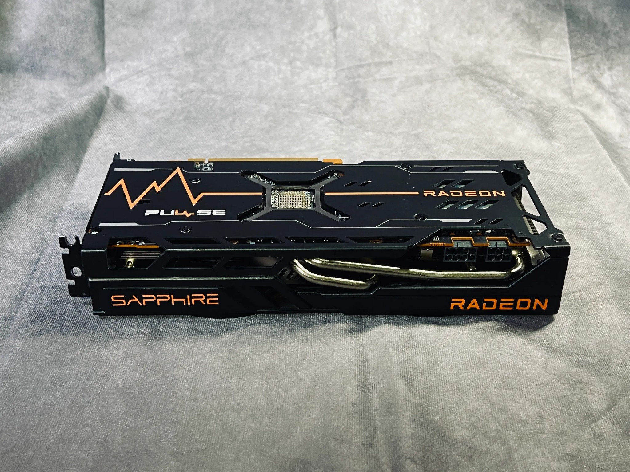 Sapphire Pulse AMD Radeon™ RX 6700 XT w/ custom painted backplate/shroud