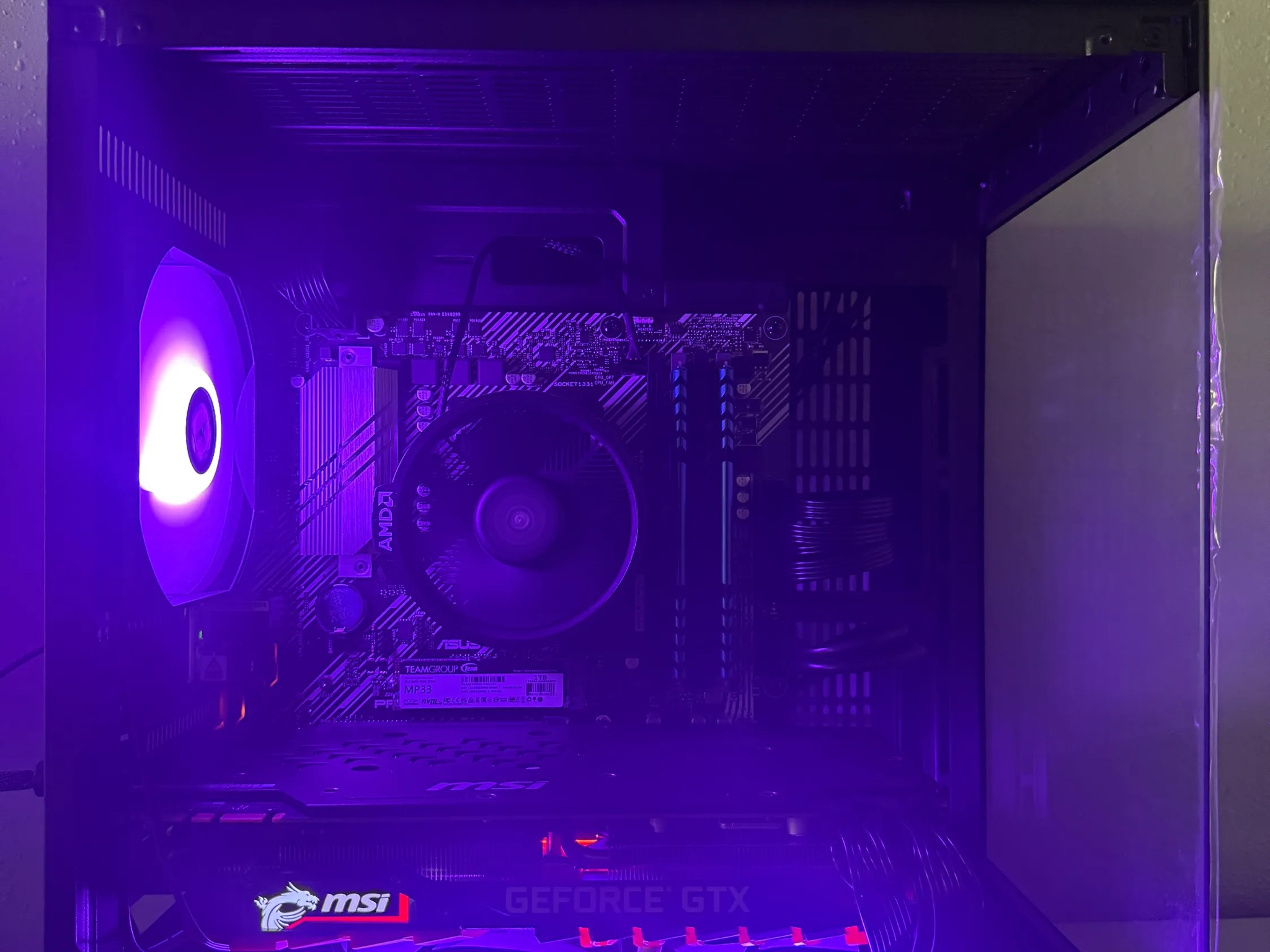 GTX 1080 Ti + Ryzen 5 5500 - 32GB RAM - 1TB NVMe - Windows 11 Pro