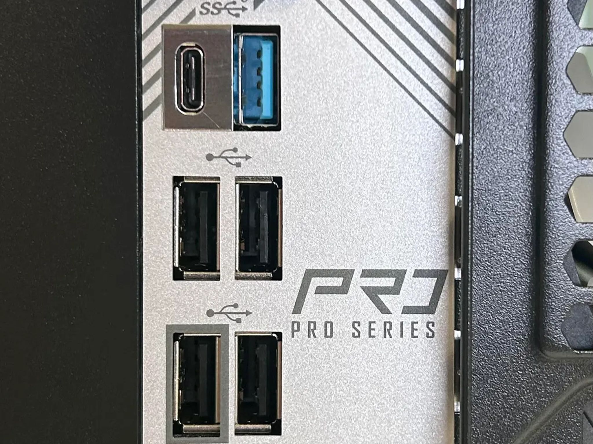 Excellent Performance 1440p Gaming PC | Fortnite 409 fps 1080p | Ryzen 7500F | RX 6800 | 32GB | 2TB