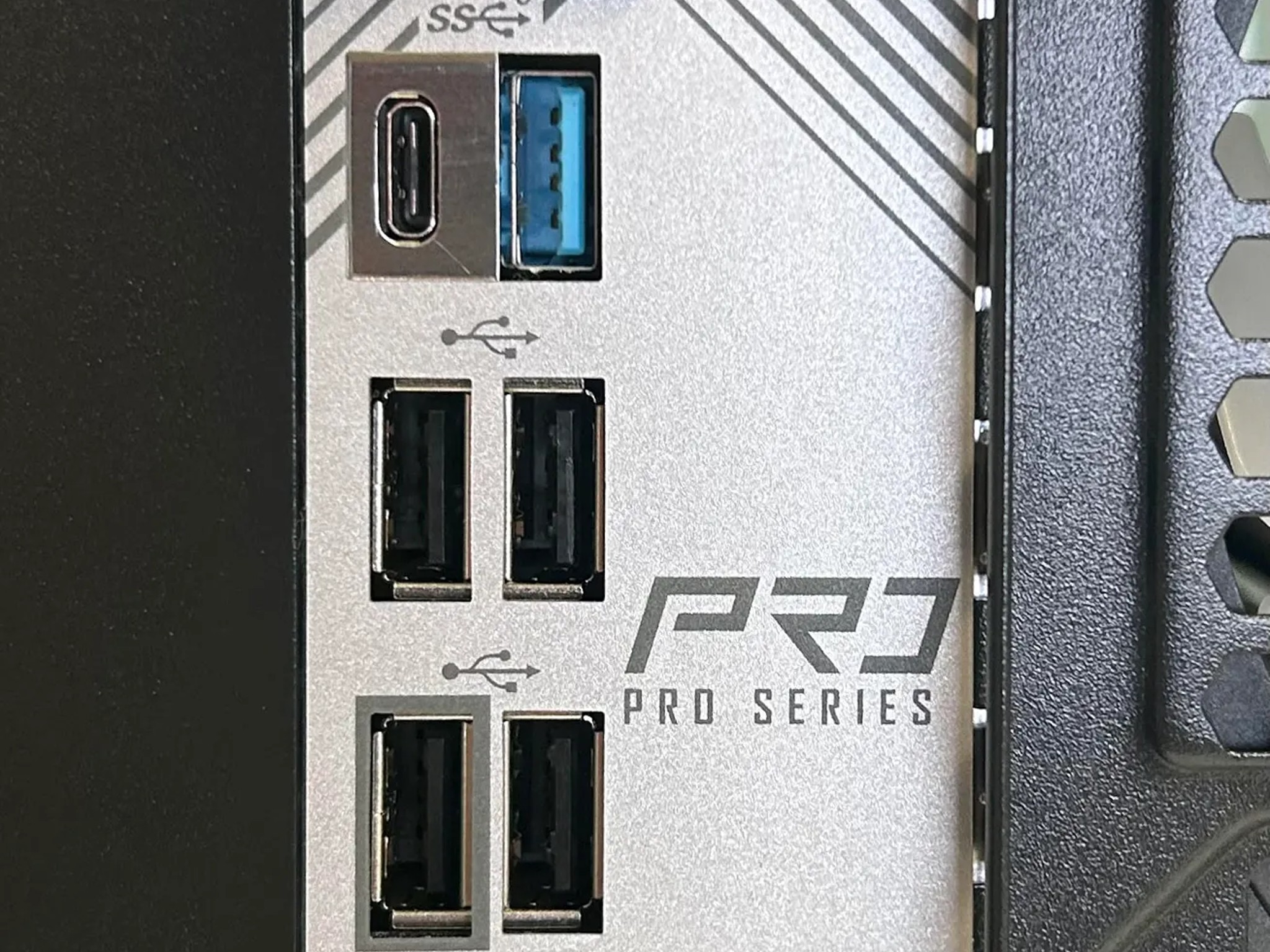 Excellent Performance 1440p Gaming PC | Fortnite 409 fps 1080p | Ryzen 7500F | RX 6800 | 32GB | 2TB