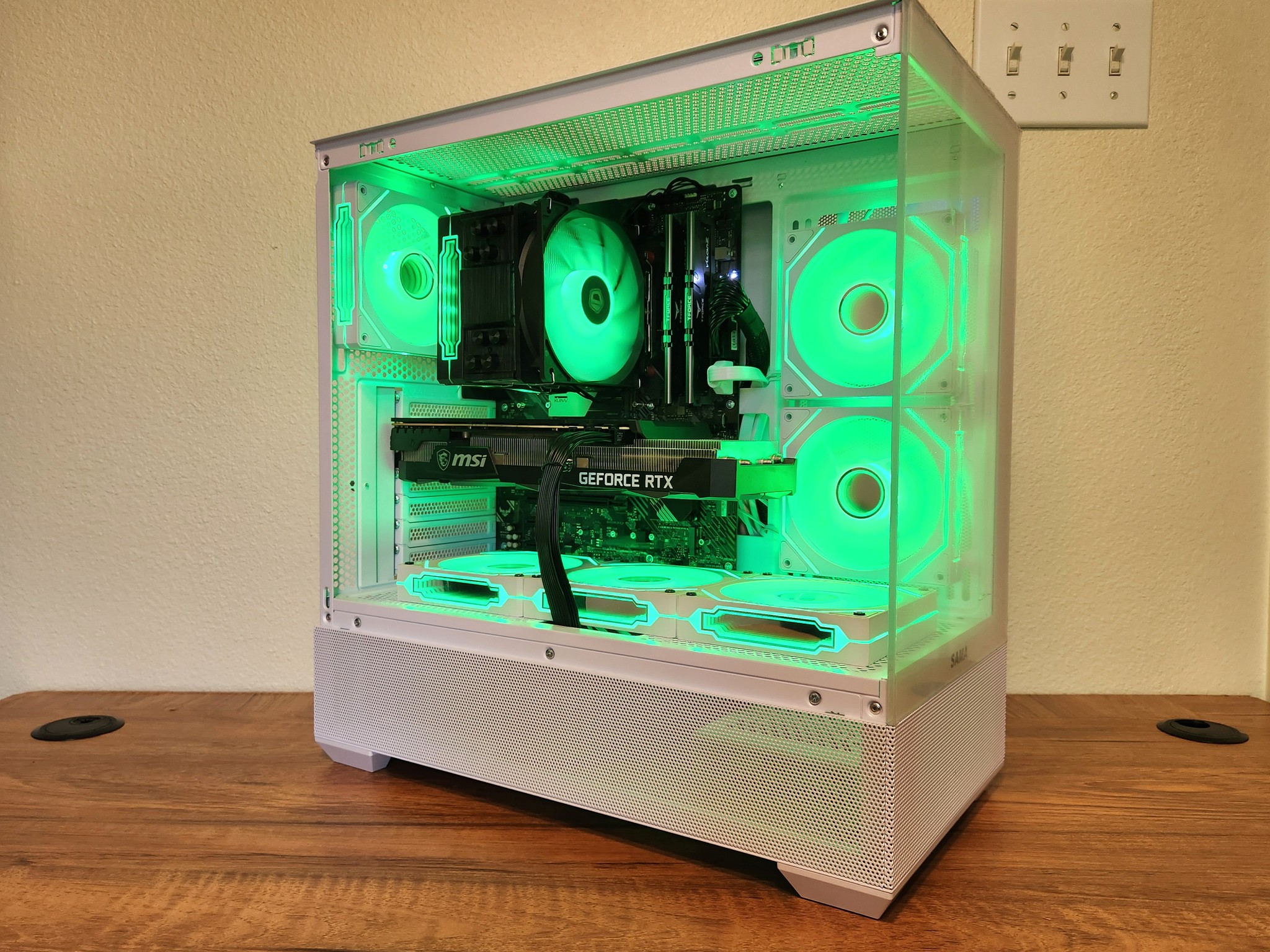 Powerful White Gaming PC | RTX 3070 | RYZEN 7 3800X | 32GB RAM | 1TB SSD | WiFi + BT