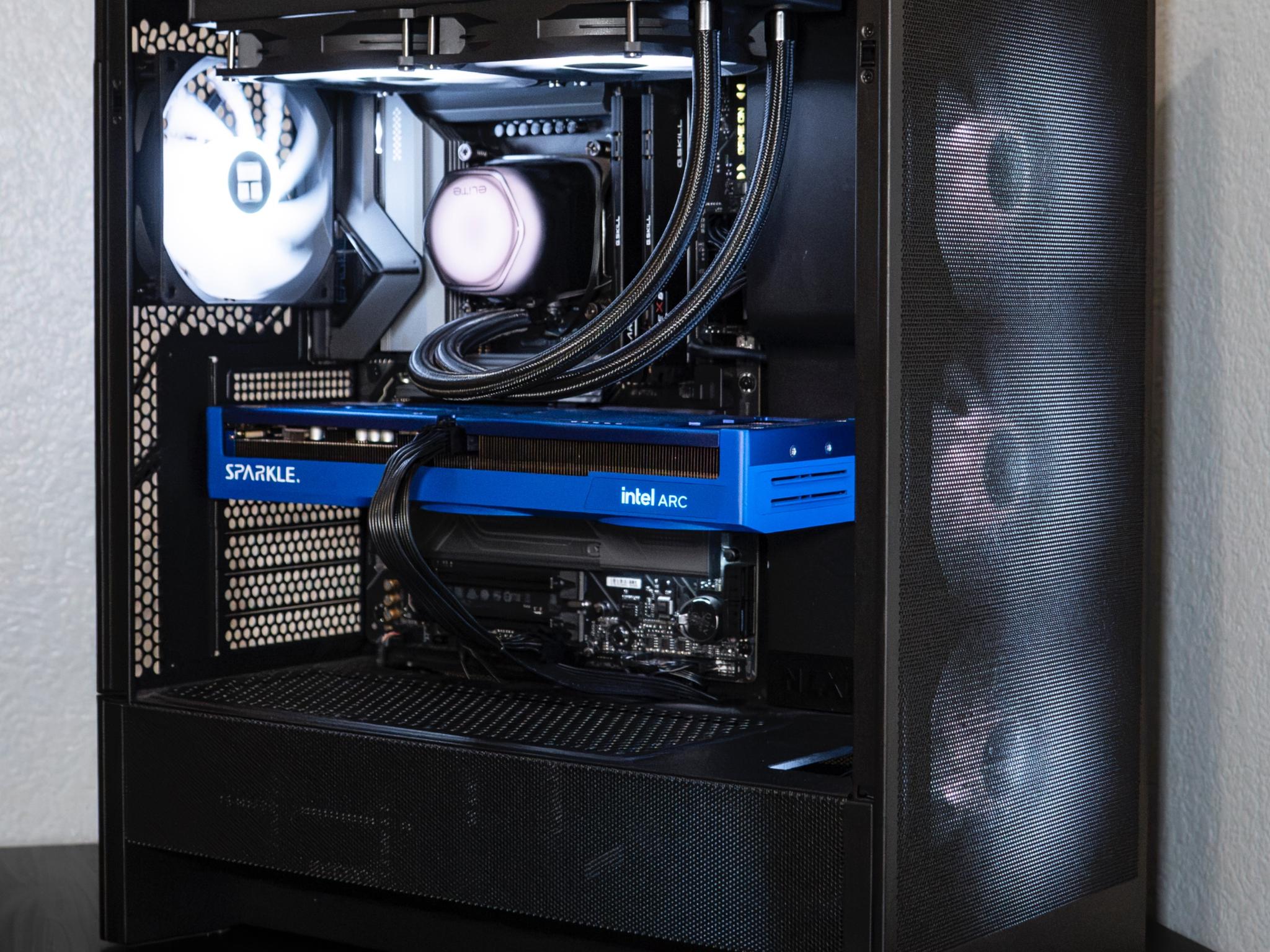 Arc B580 Custom Gaming PC - Core Ultra 5 250K Plus, 32GB RAM