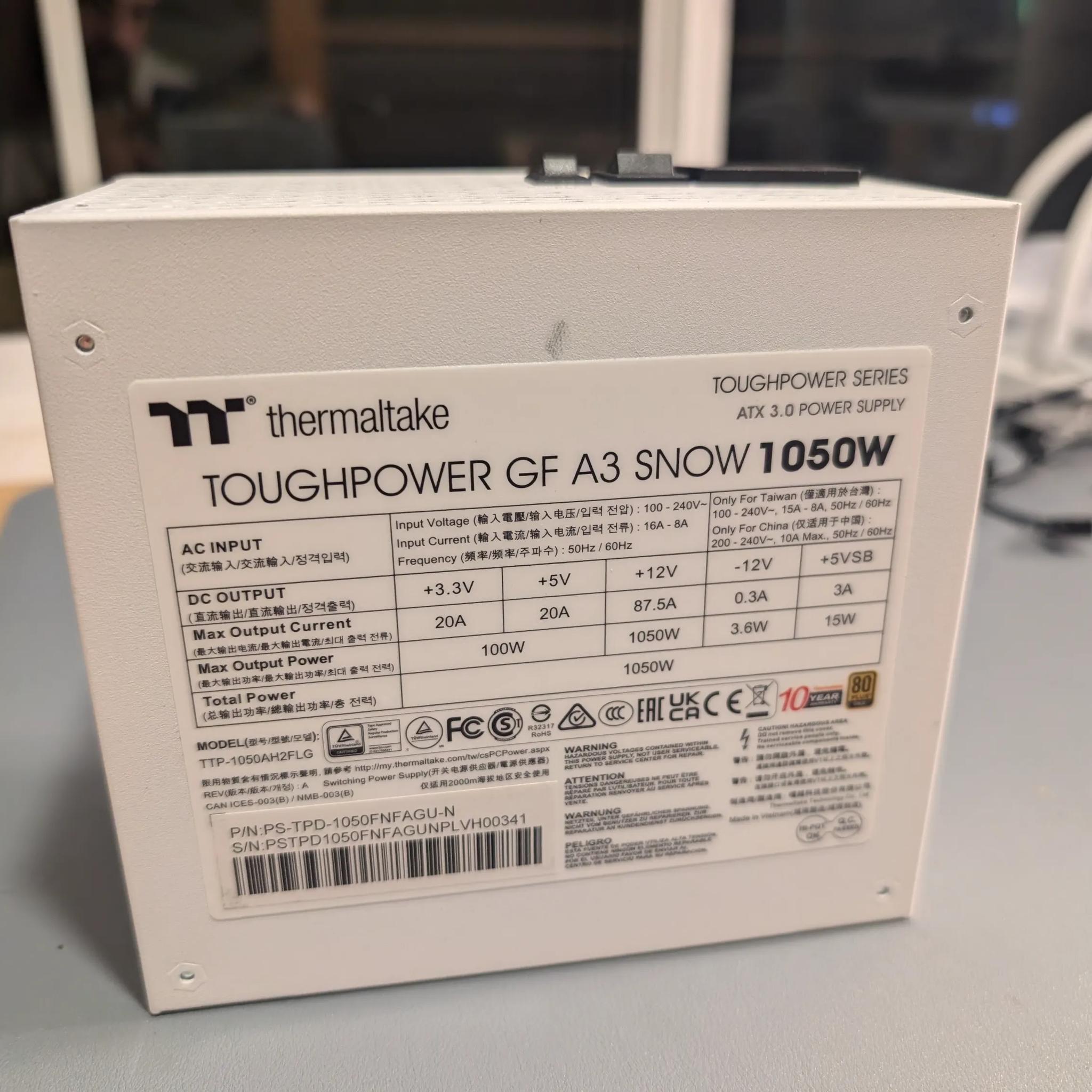 Thermaltake Toughpower 1050w Snow ATX