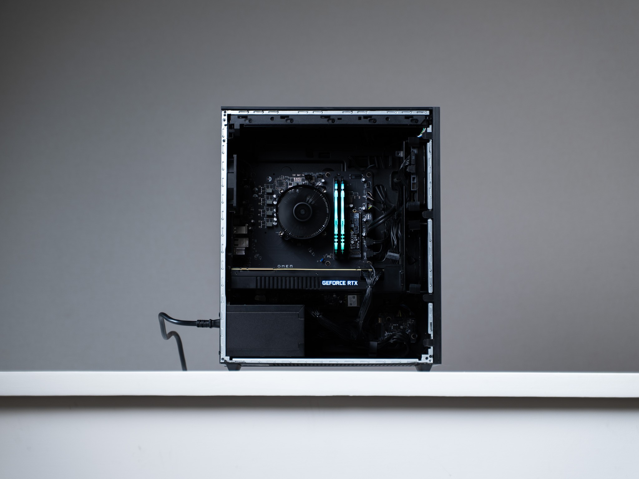 “Omenform” RTX 2070 Super Ryzen 5 3500 16GB 800GB Windows 11 Gaming PC Powerhouse