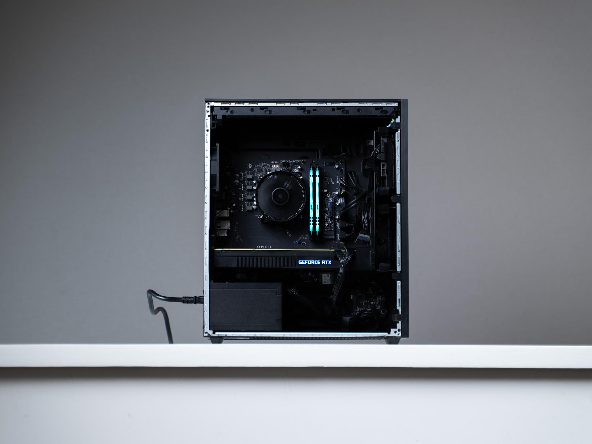 “Omenform” RTX 2070 Super Ryzen 5 3500 16GB 800GB Windows 11 Gaming PC Powerhouse