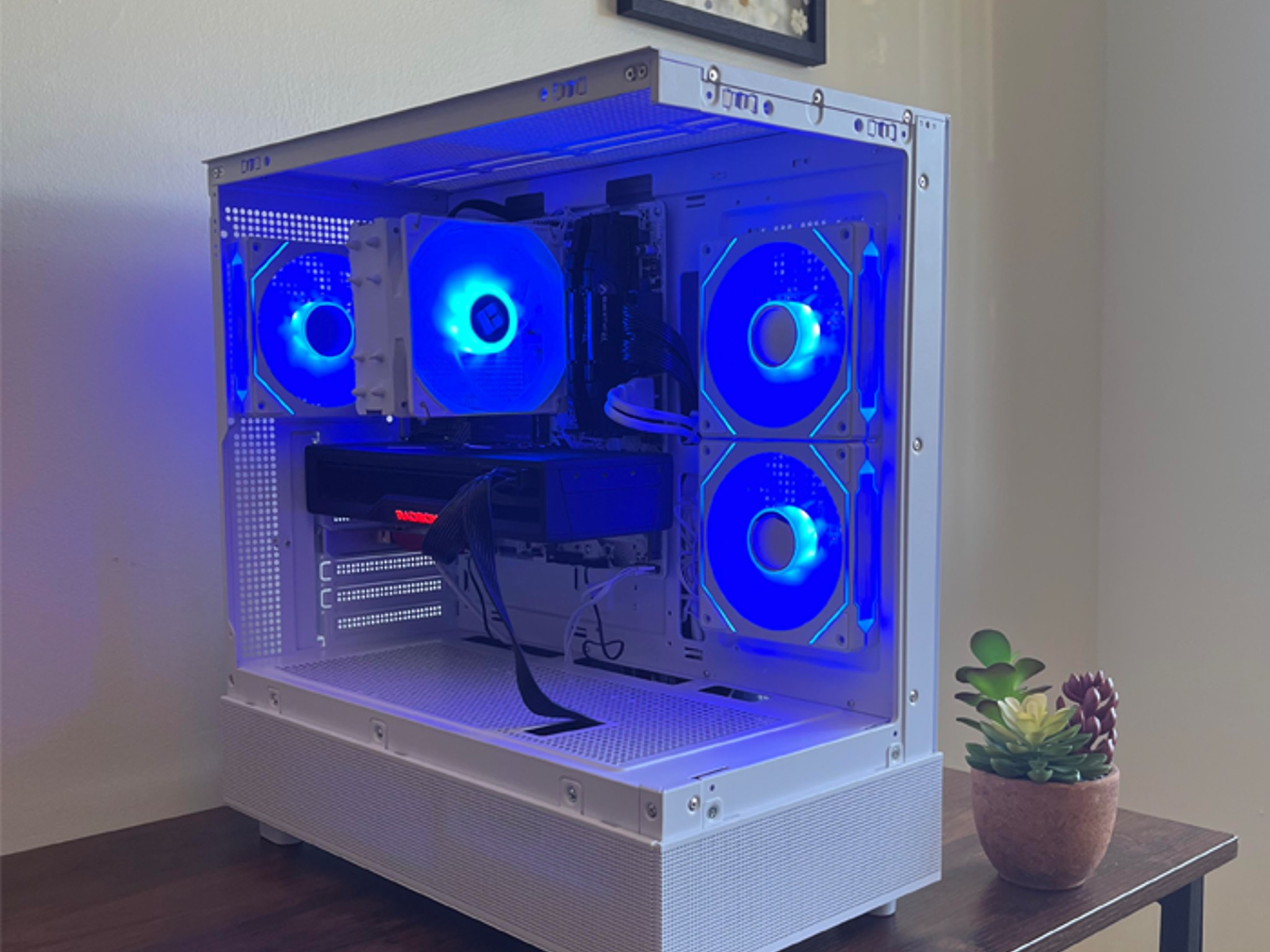 White Night - 6800XT - 5600X - 32GB - 2TB SSD