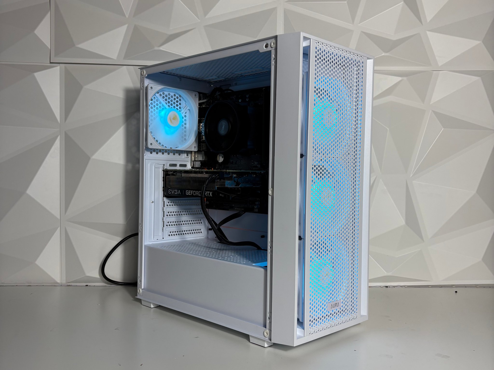 Glacier Valley (V2) Gaming PC - AMD Ryzen 7 1700, RTX 2060, 16GB DDR4, 1TB SSD