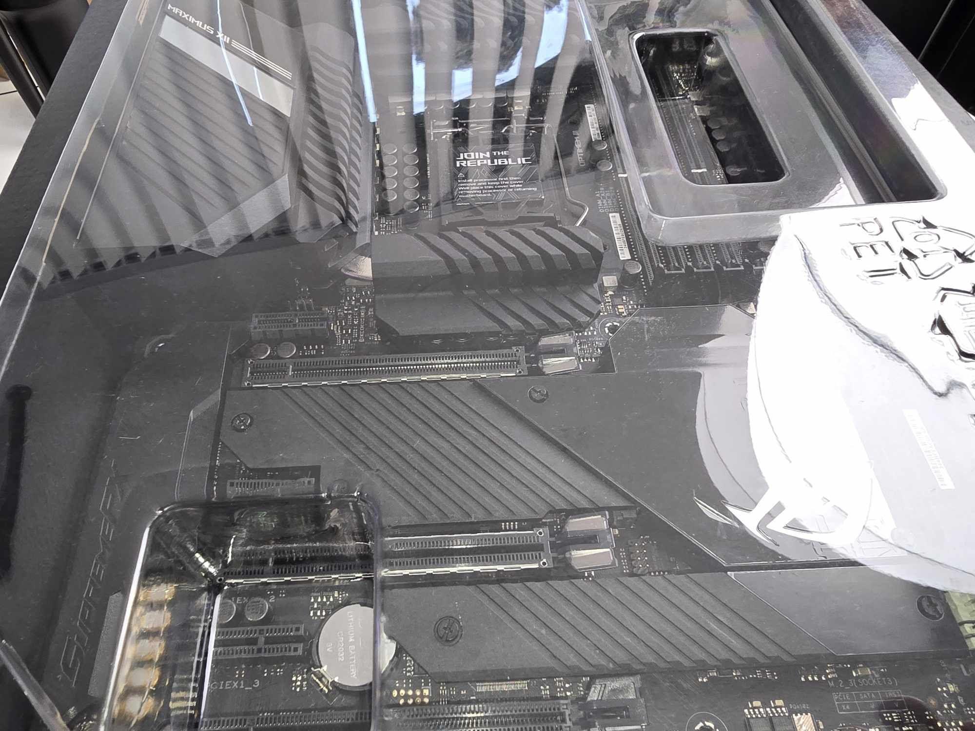 Asus ROG Maximus XII Hero (Wi-Fi) Z490 LGA 1200 ATX Motherboard Intel