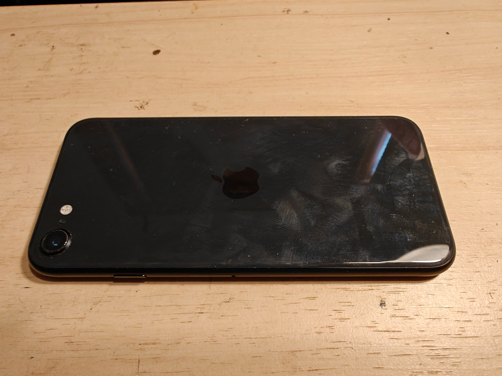 iPhone SE 2nd Generation 2020 64GB Black Unlocked + Original Box and Accessories