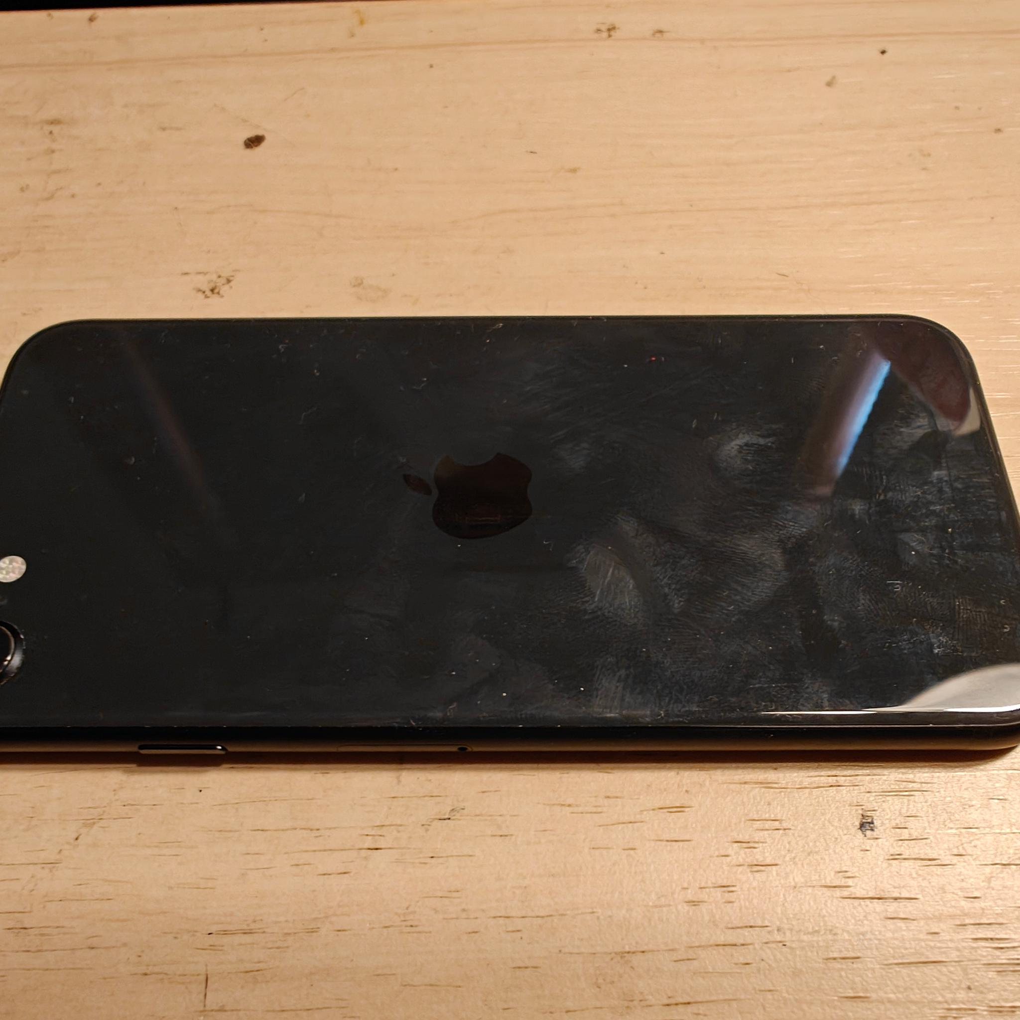 iPhone SE 2nd Generation 2020 64GB Black Unlocked + Original Box and Accessories