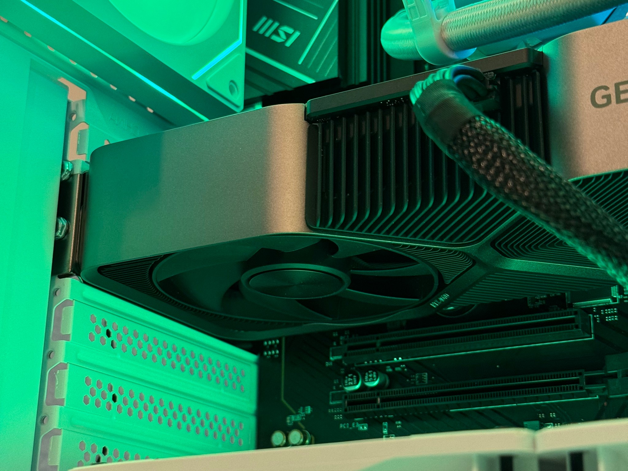 🖤Founders🖤 Ryzen 7 7700X | RTX 4070 12GB FE | 32GB 6000mhz DDR5 | 1TB Gen4 nVME SSD | Win11 + Wifi