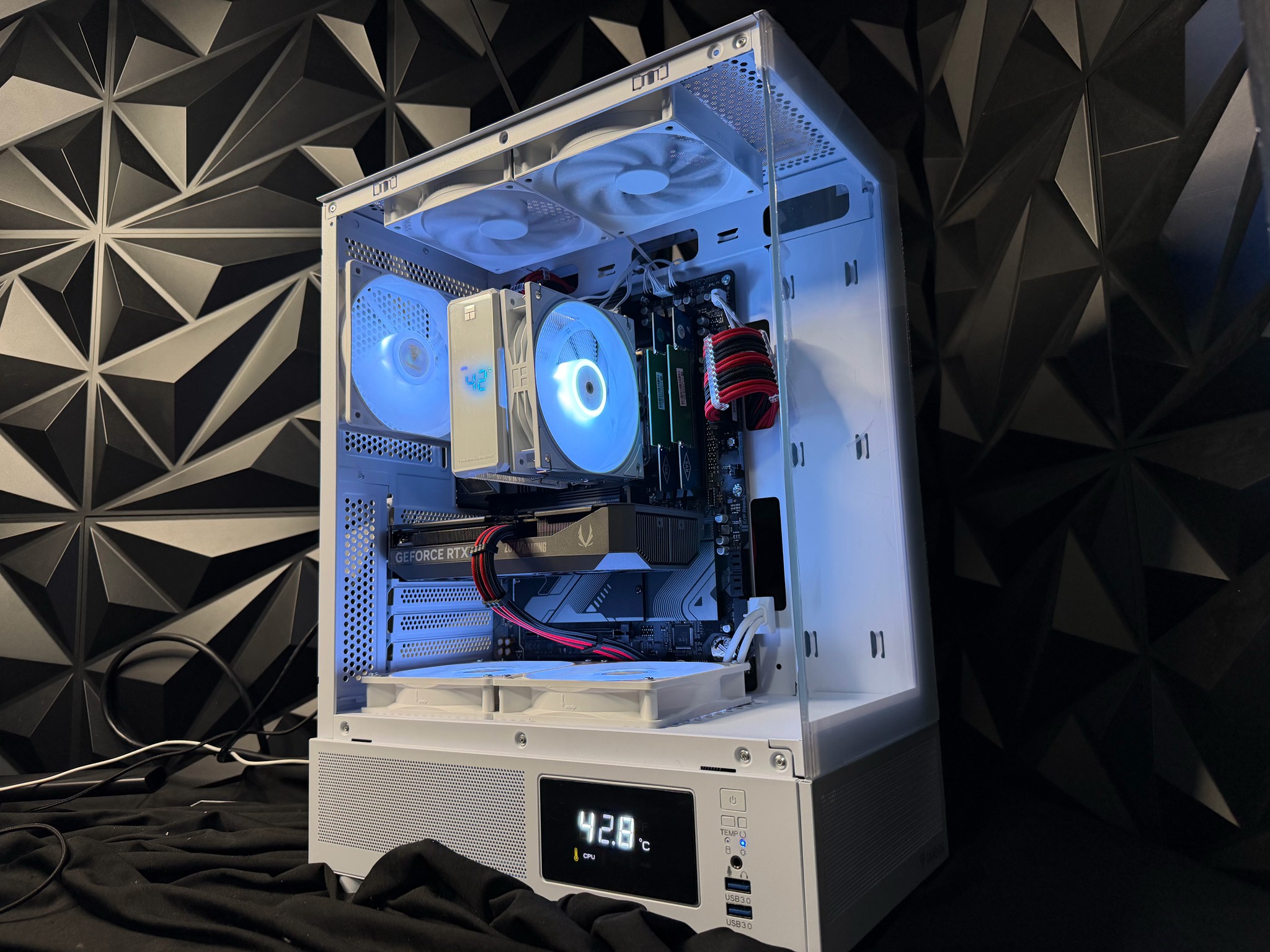 🧊🔴 DIGI DOUBLE ICE 🔴🧊Ryzen 5 7600X| RTX 5060Ti| 16GB DDR5| 1.5 TB NVMe| 650W PSU
