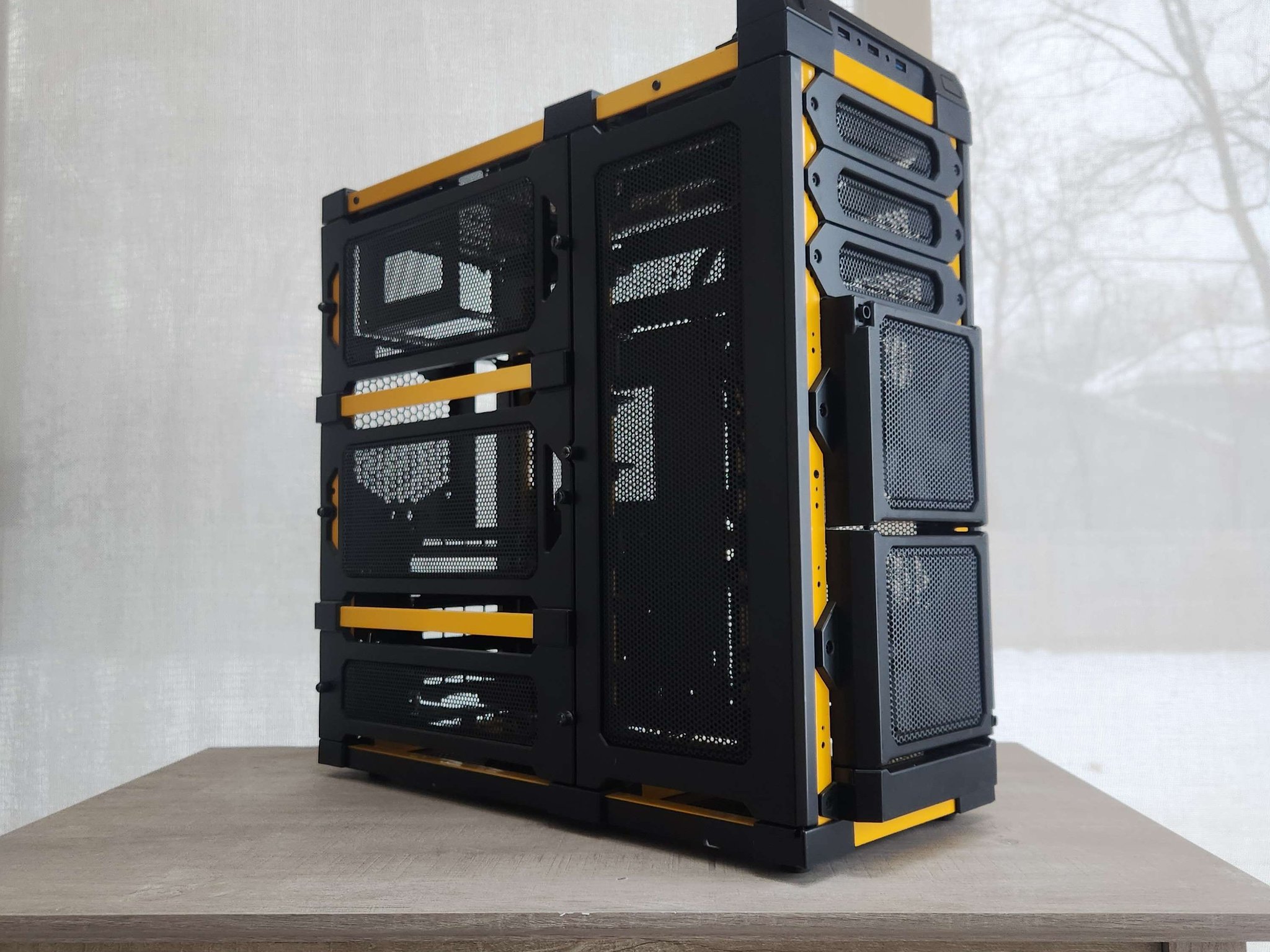 Antec Lanboy Air ATX Mid-Tower PC Case