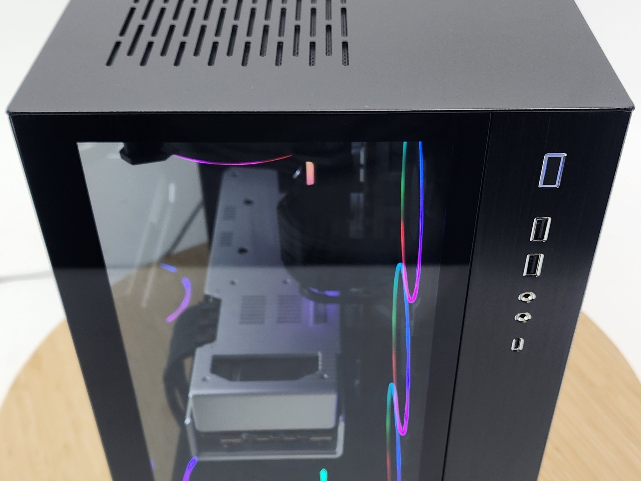 Gaming PC Ryzen 7 9800X3D 32GB RAM 2TB SSD RX 7900 XTX 24GB Windows 11 Computer