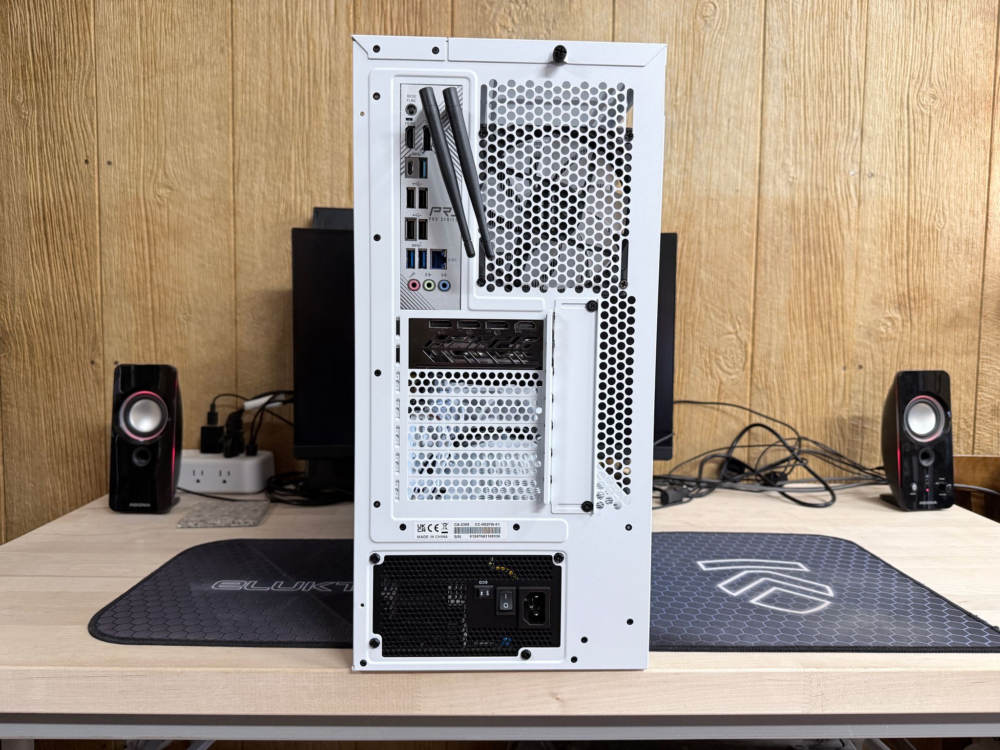 AMD Ryzen 7 7800X3D, 32GB 6000 MT/s, 1TB, RX 6800 XT 16GB - Beautiful Gaming PC!