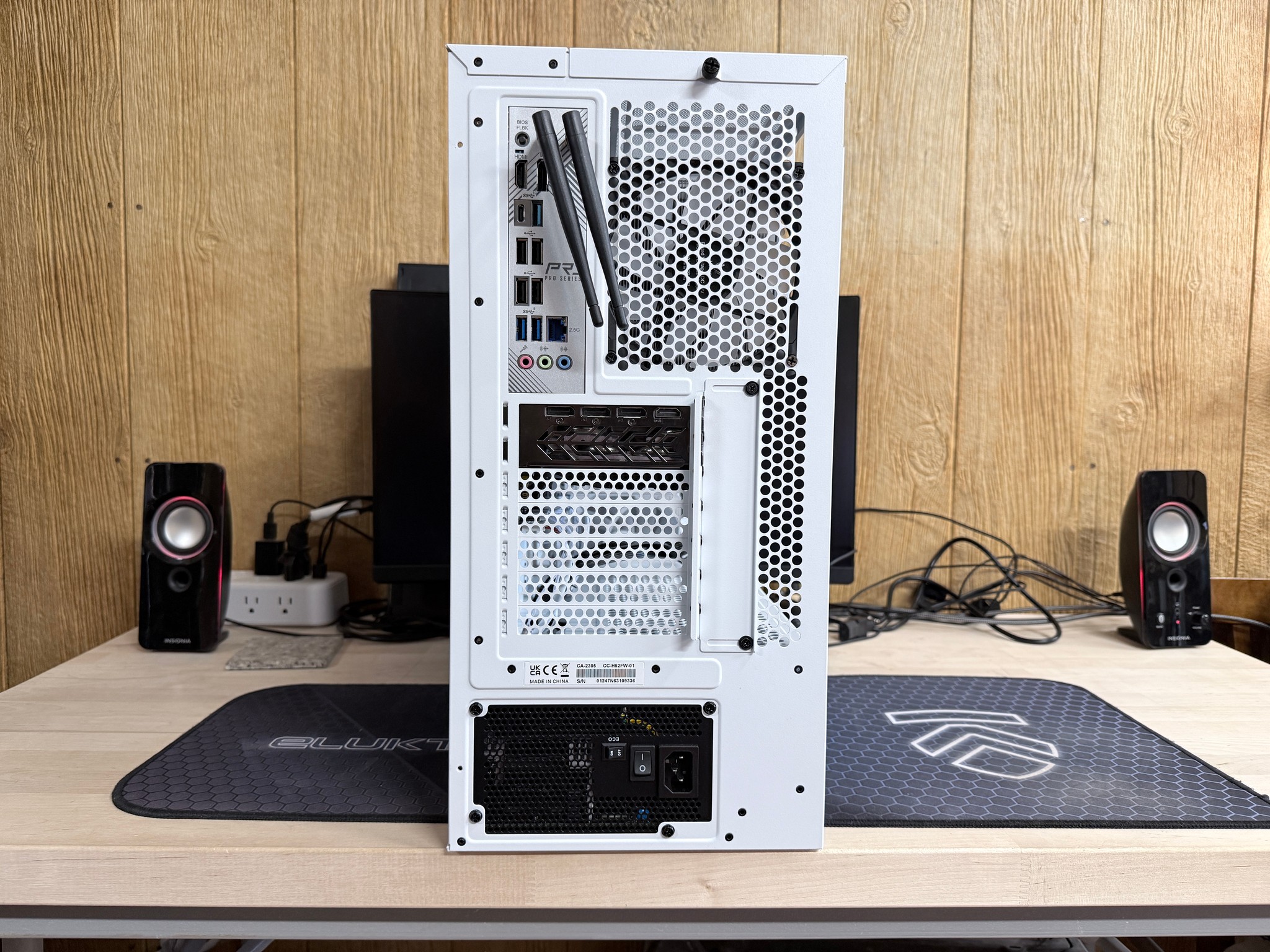 AMD Ryzen 7 7800X3D, 32GB 6000 MT/s, 1TB, RX 6800 XT 16GB - Beautiful Gaming PC!