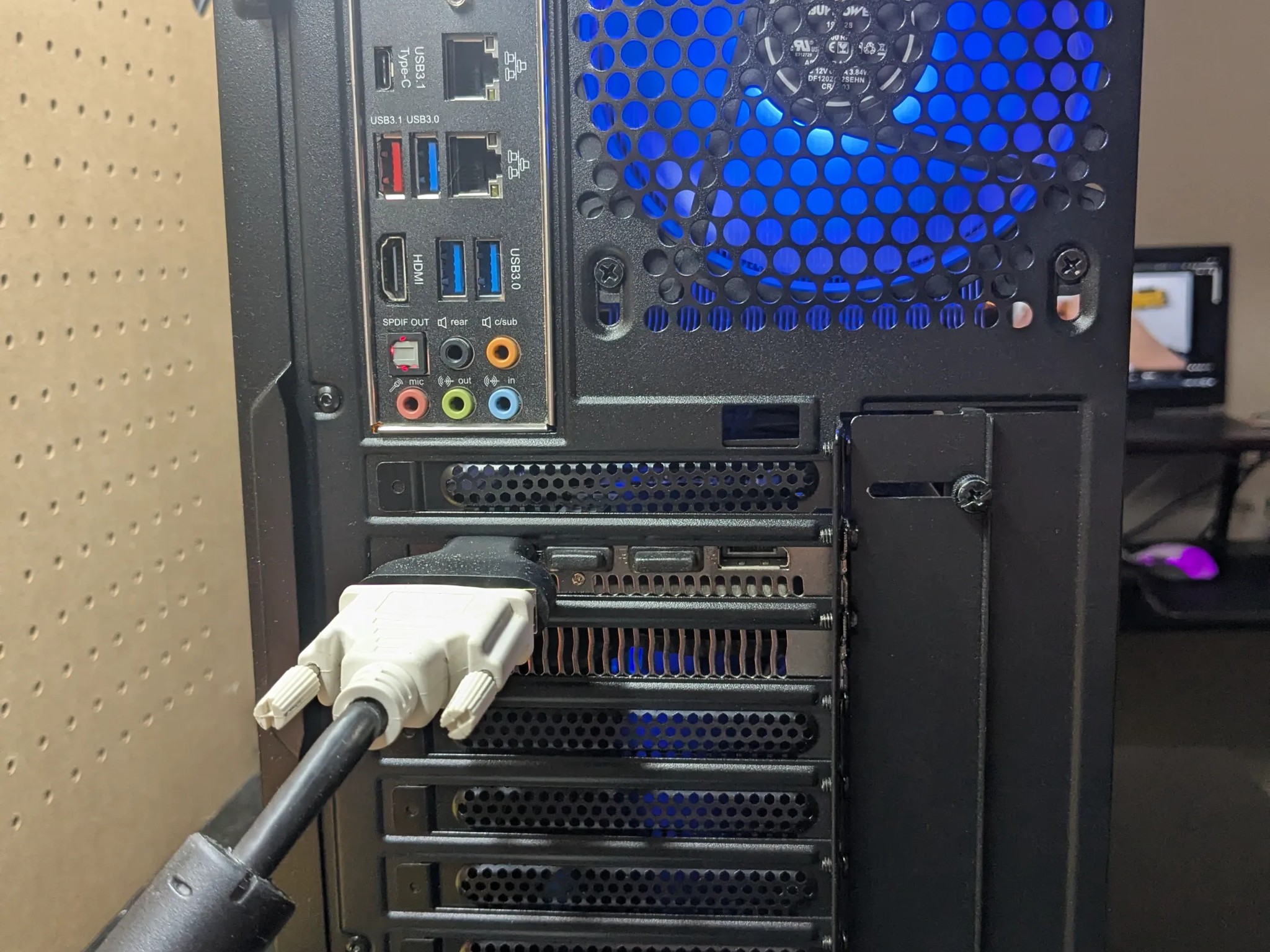 Marvel Rivals Ready | 180 Day Warranty | i7-6700K, 16GB DDR4, AMD Vega 56 8GB, 500GB SSD, Win11 ,RGB