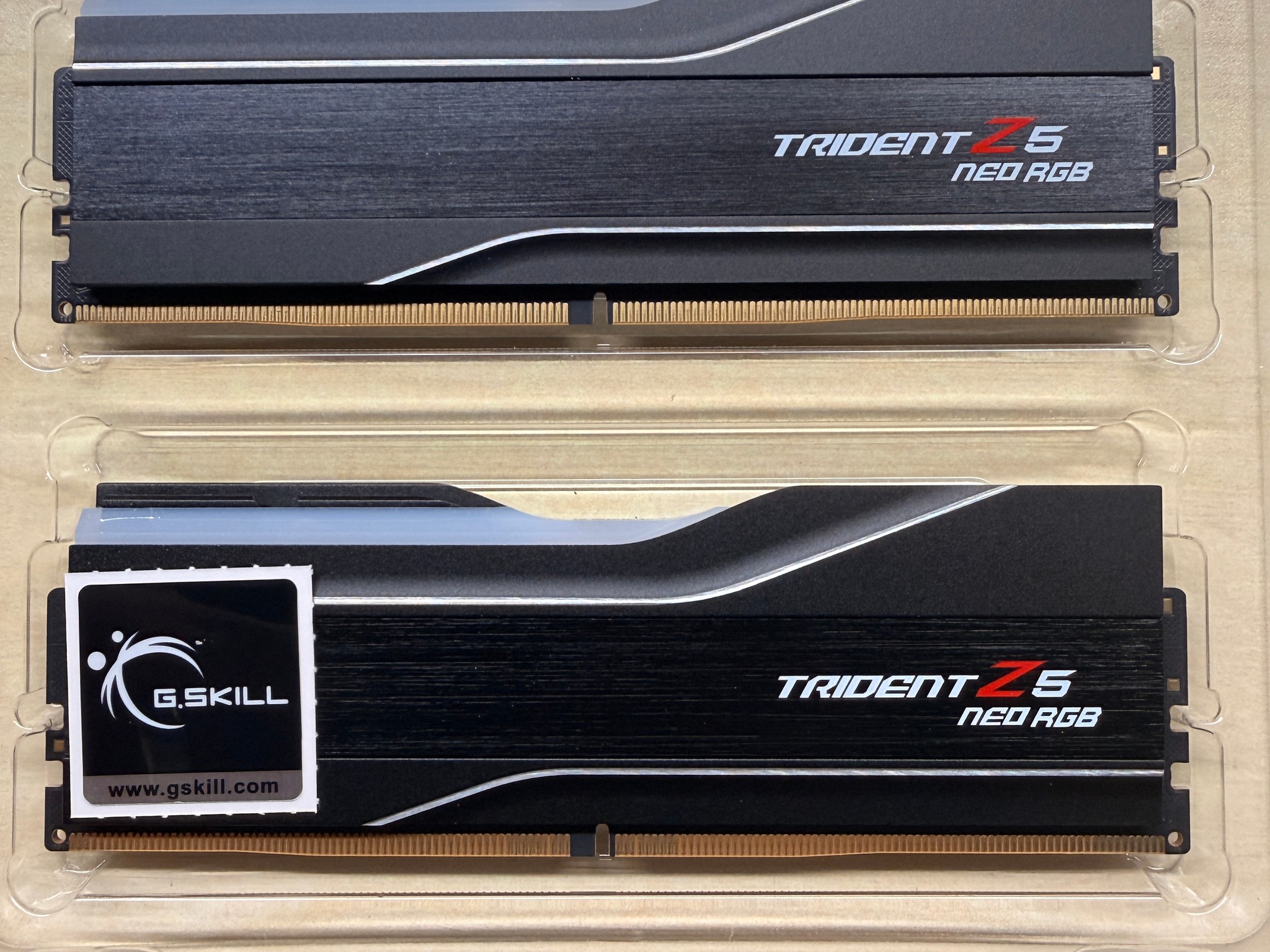 G.Skill Trident Z5 neo rgb DDR5-6000 CL26 16Gbx2 EXPO