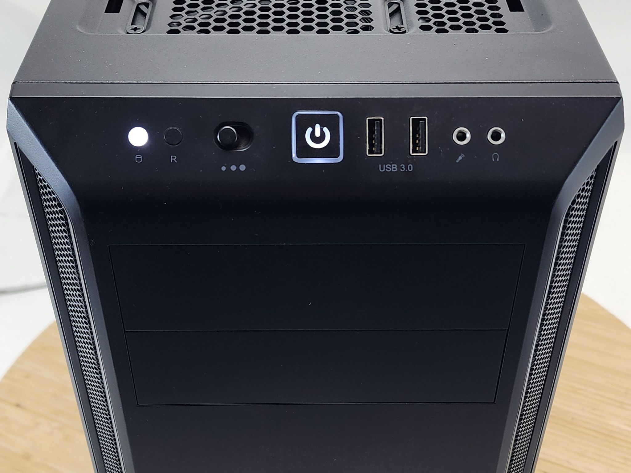 Gaming PC Ryzen 5 7600X 16GB RAM 500GB SSD RTX 4060 8GB Win11 Computer