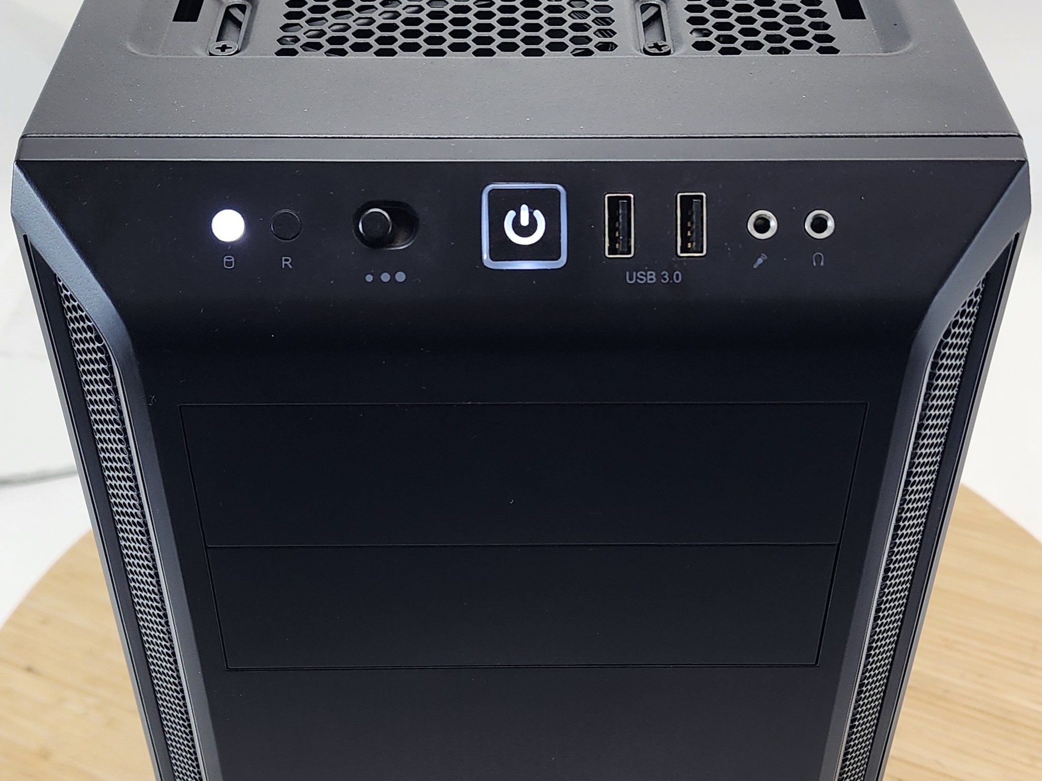 Gaming PC Ryzen 5 7600X 16GB RAM 500GB SSD RTX 4060 8GB Win11 Computer