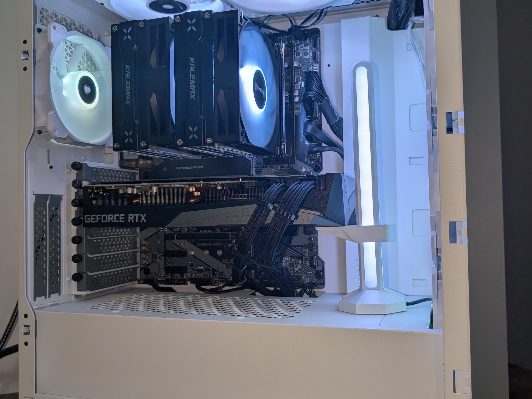 Intel i5 11400f / RTX 3070 / 16gb RAM / 1.5 ssd / wifi