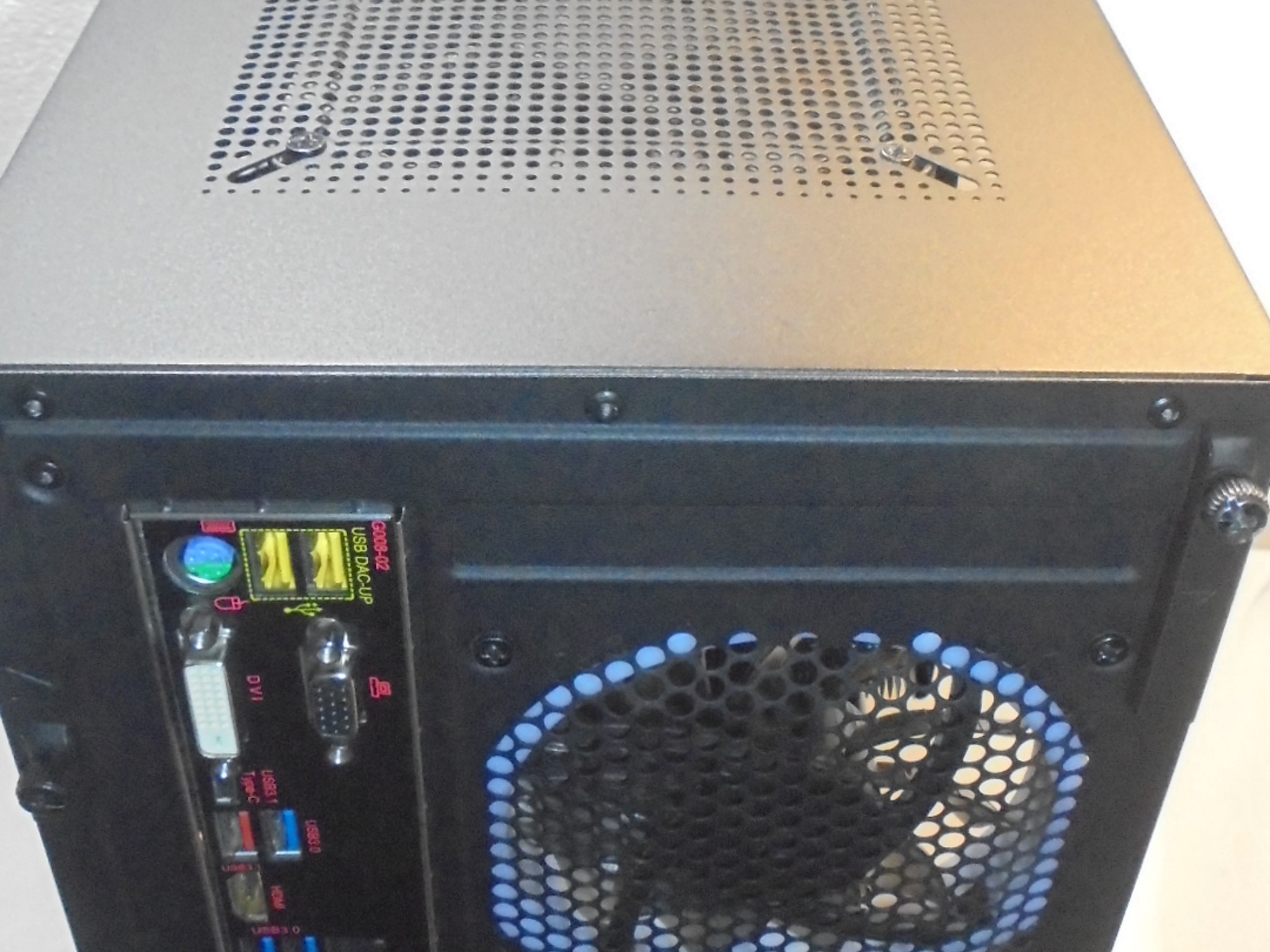 NZXT/GIGABYTE/I7-6700K/16GB RGB RAM/MSI GTX 1060 6GB/COOLER MASTER/CORSAIR/WIN10