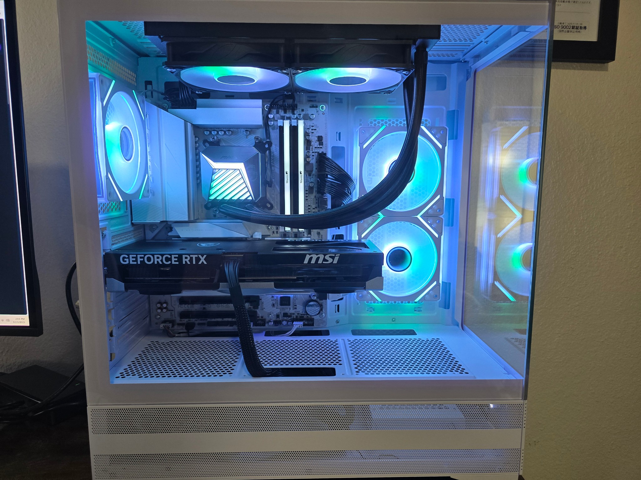 ● White Custom PC ● Ryzen 7 7800X3D | Gefore RTX 5070 12GB | 32GB DDR5-6000 NVME