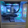 ● White Custom PC ● Ryzen 7 7800X3D | Gefore RTX 5070 12GB | 32GB DDR5-6000 NVME