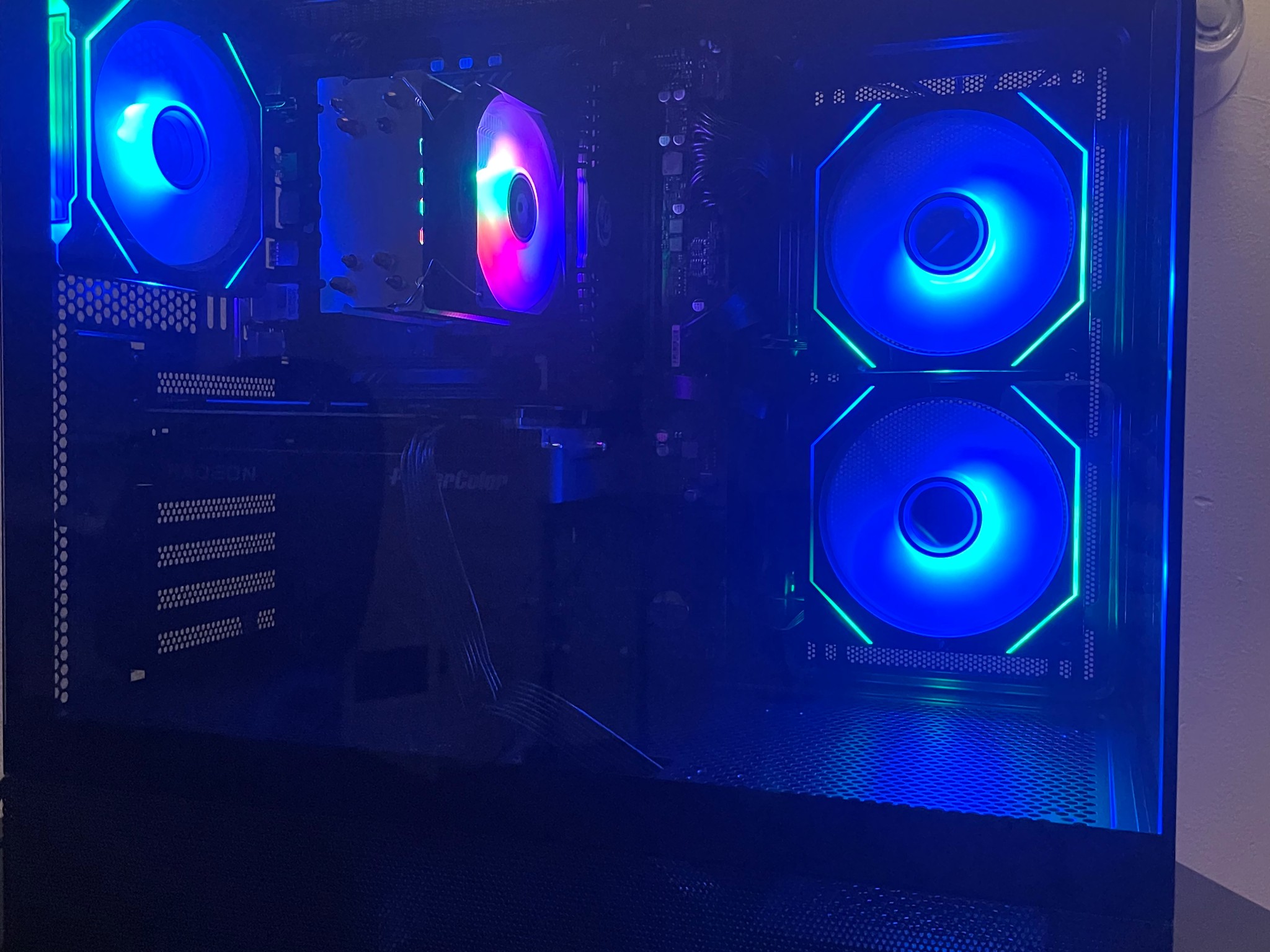Intel I5 14400F | RX9060XT 8GB | 32GB DDR5 | 1Tb NMVE
