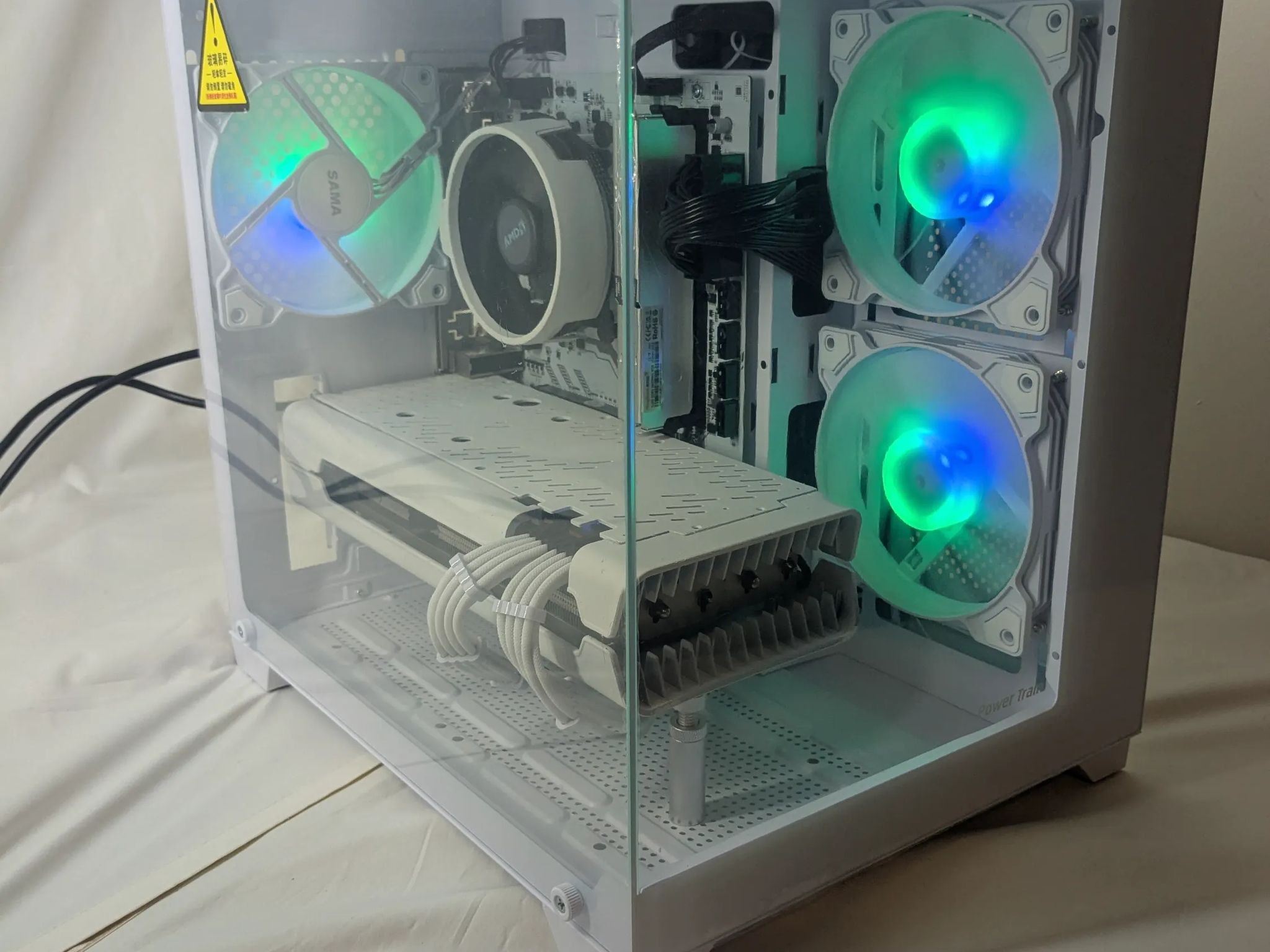 Ryzen 7 | RX 5700 | 16 GB RAM | Windows 11 home