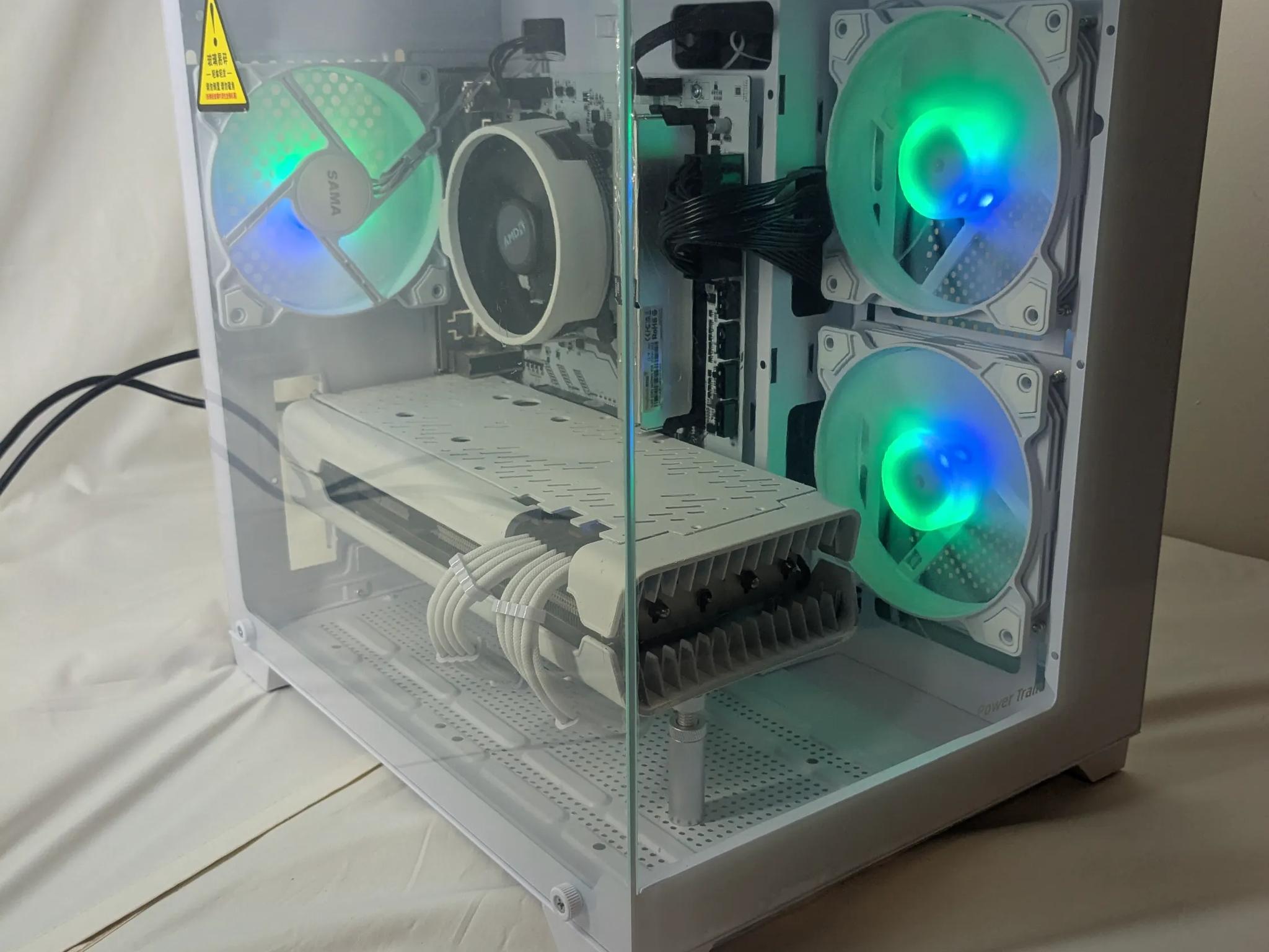 Ryzen 7 | RX 5700 | 16 GB RAM | Windows 11 home