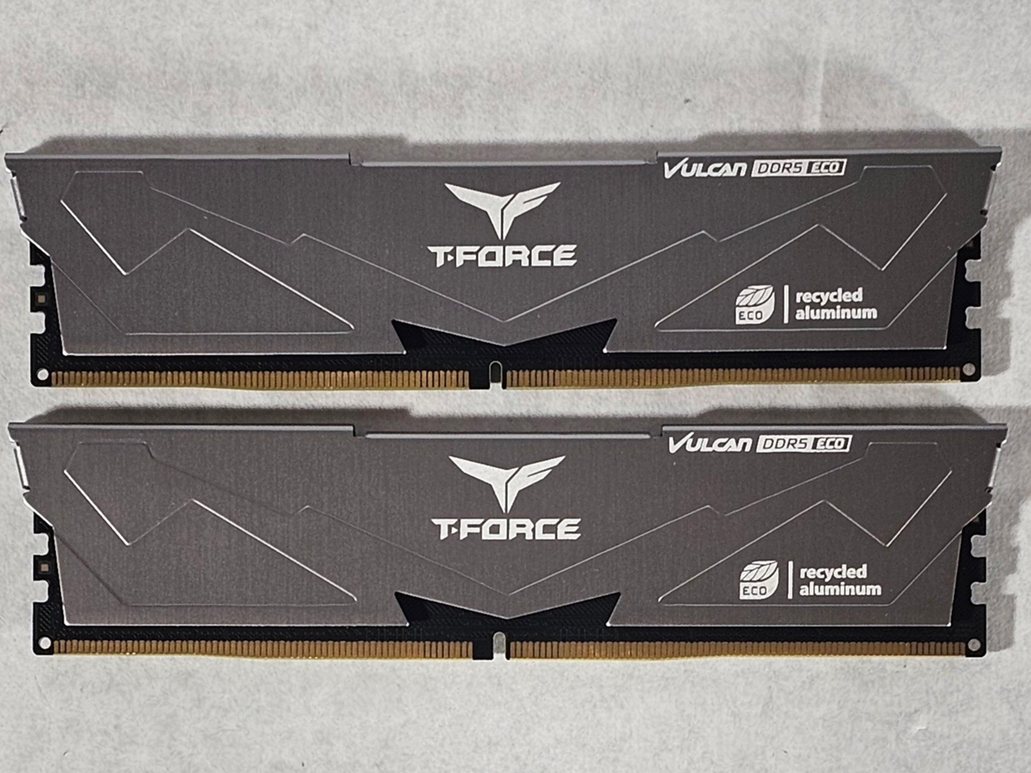 32GB DDR5 (2x16GB) CL30 6000MT/s T-Force Vulcan