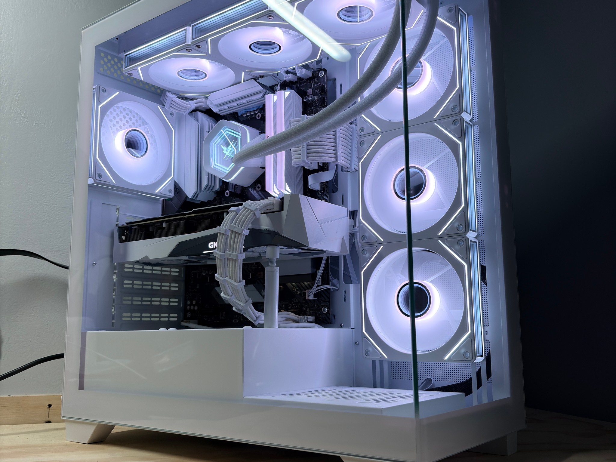 🧊❄️ Glacier Series Gaming PC / RTX 3070 + Ryzen 7 / NVMe SSD / Ready to Play! ❄️🧊