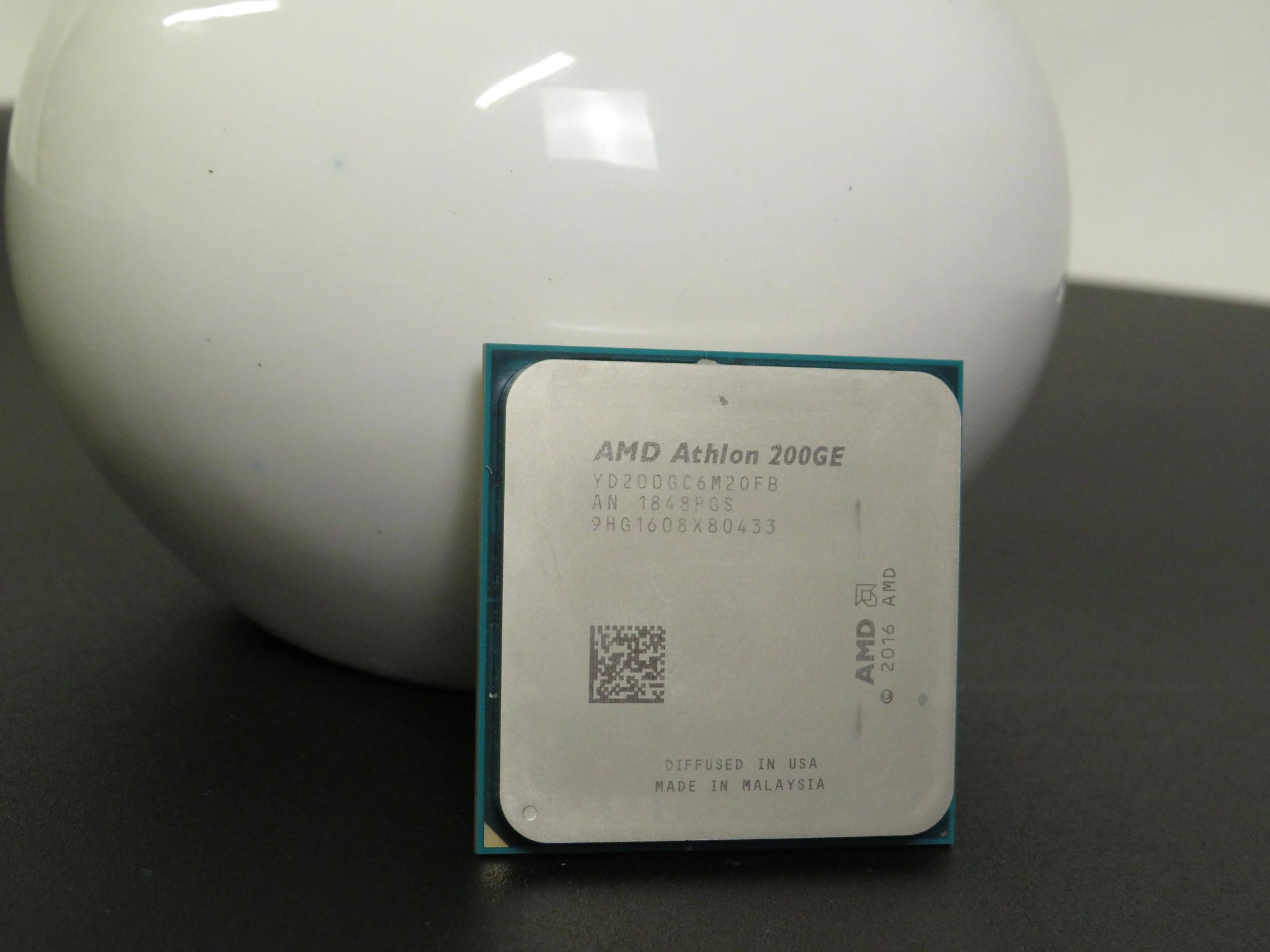 AMD Athlon 200GE w/ cooler