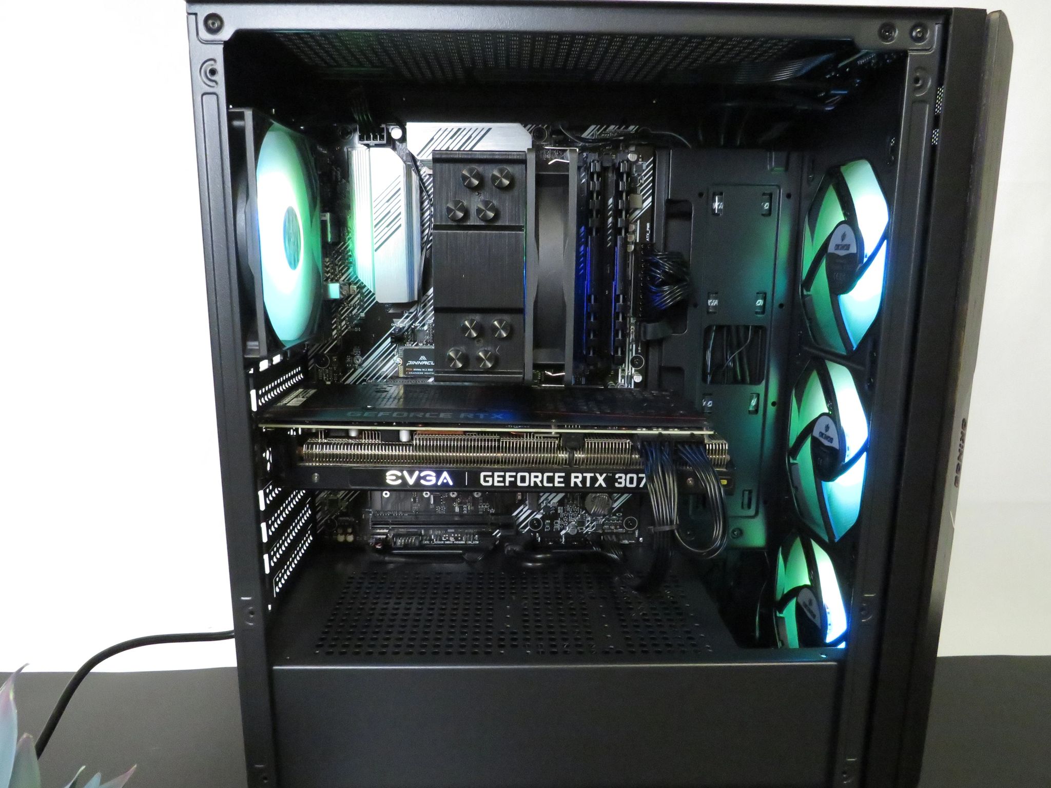 1440p Ryzen X3D BEAST: Ryzen 5 5600X3D + RTX 3070 + 32 GB DDR4 + 1 TB NMVE SSD