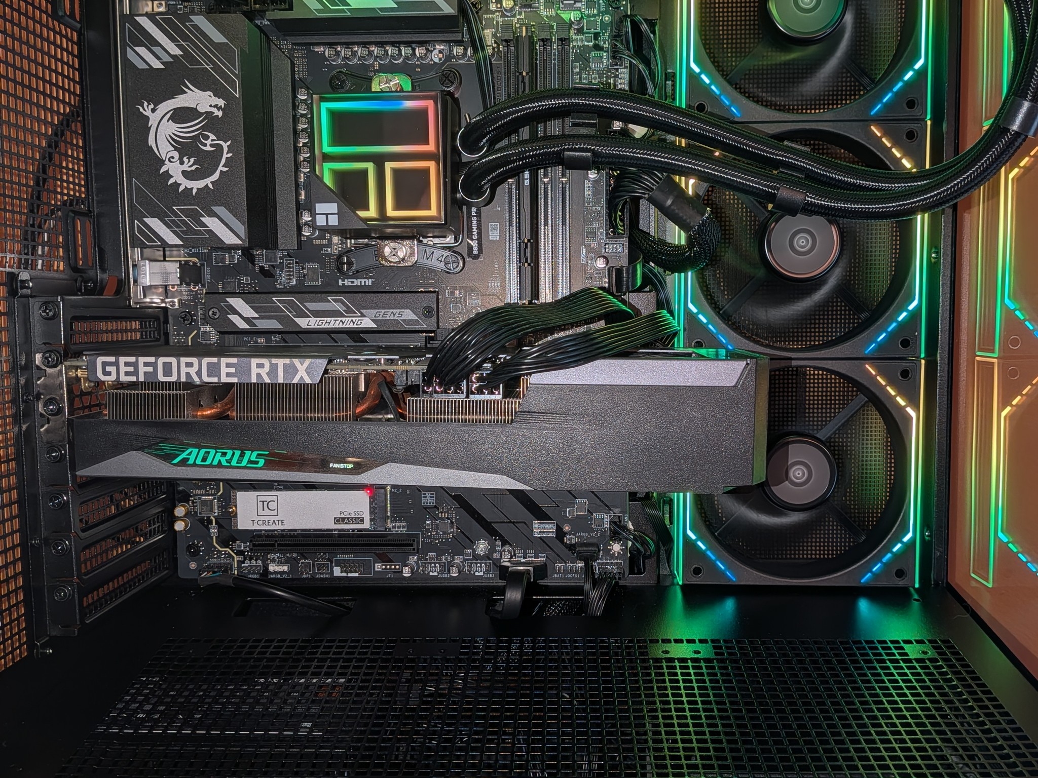 9600X | RTX 3060 12GB | 16GB DDR5 | 1 TB SSD | 650W