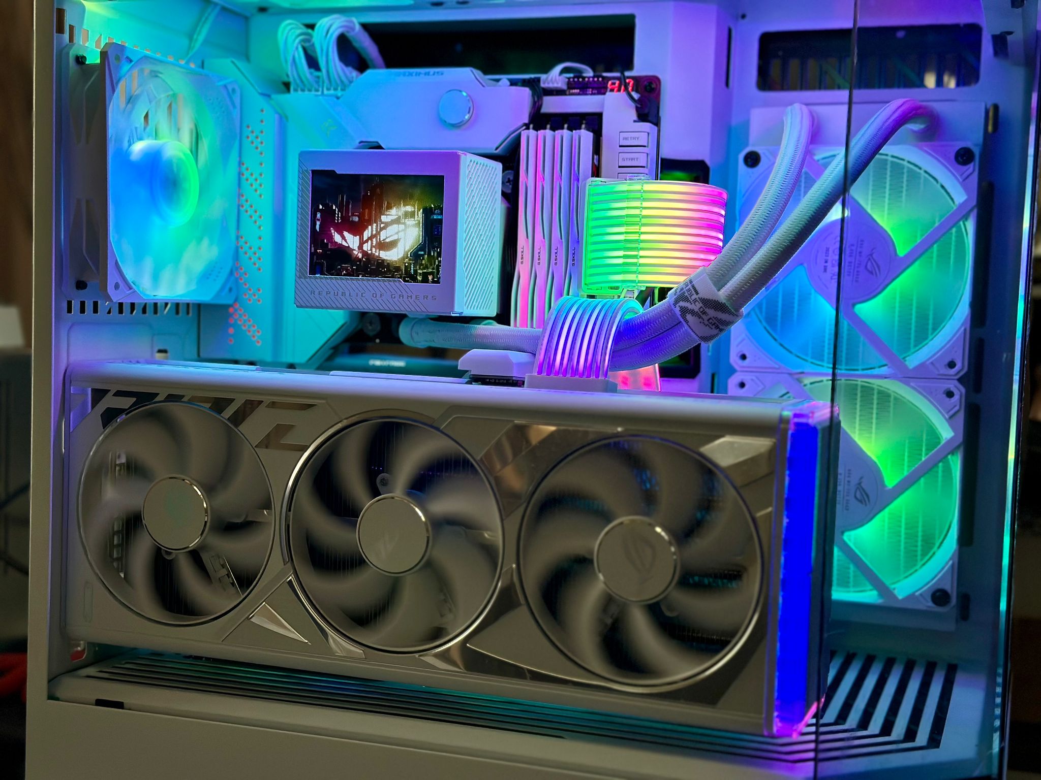 Unstoppable: 14700K, ROG 4080, 64GB 6000, 2TB, ROG FORMULA Z690, 850W, HYTE Y60, RYUJIN III 240mm