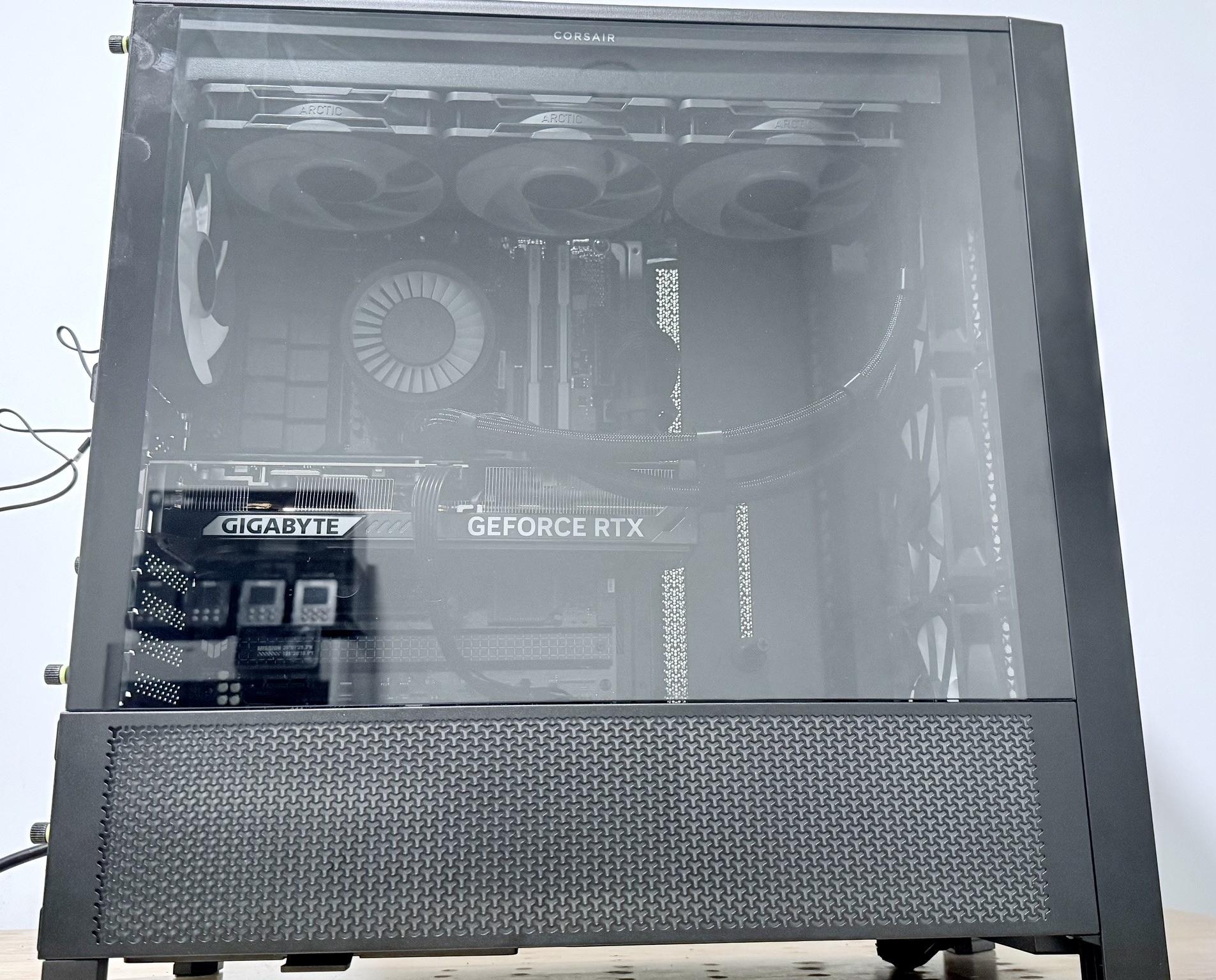 Corsair 4000D RTX 5070 OC 12GB
