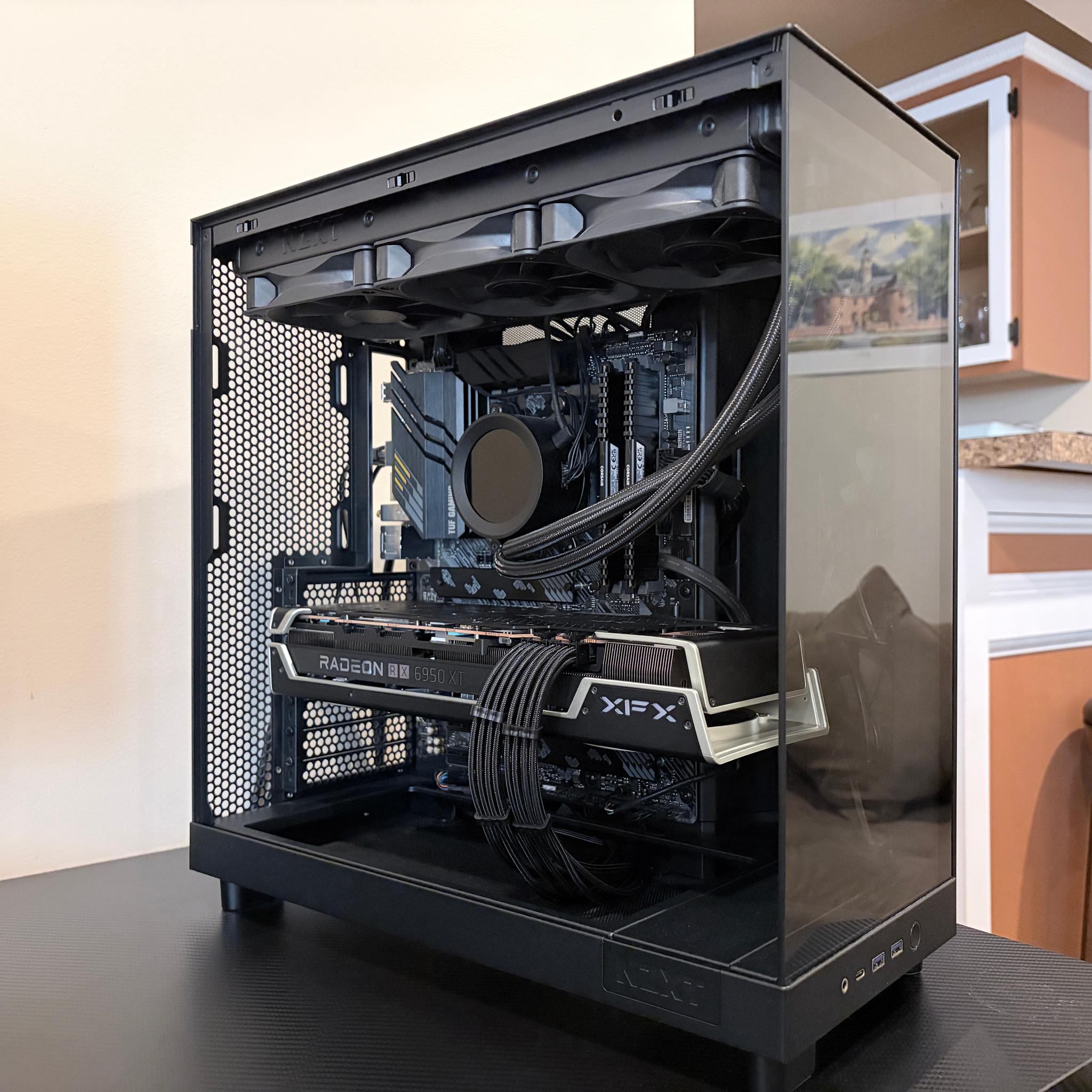 Sleek High End PC - RX 6950 XT, R9 5900X, 32GB RAM, 1TB NVMe SSD