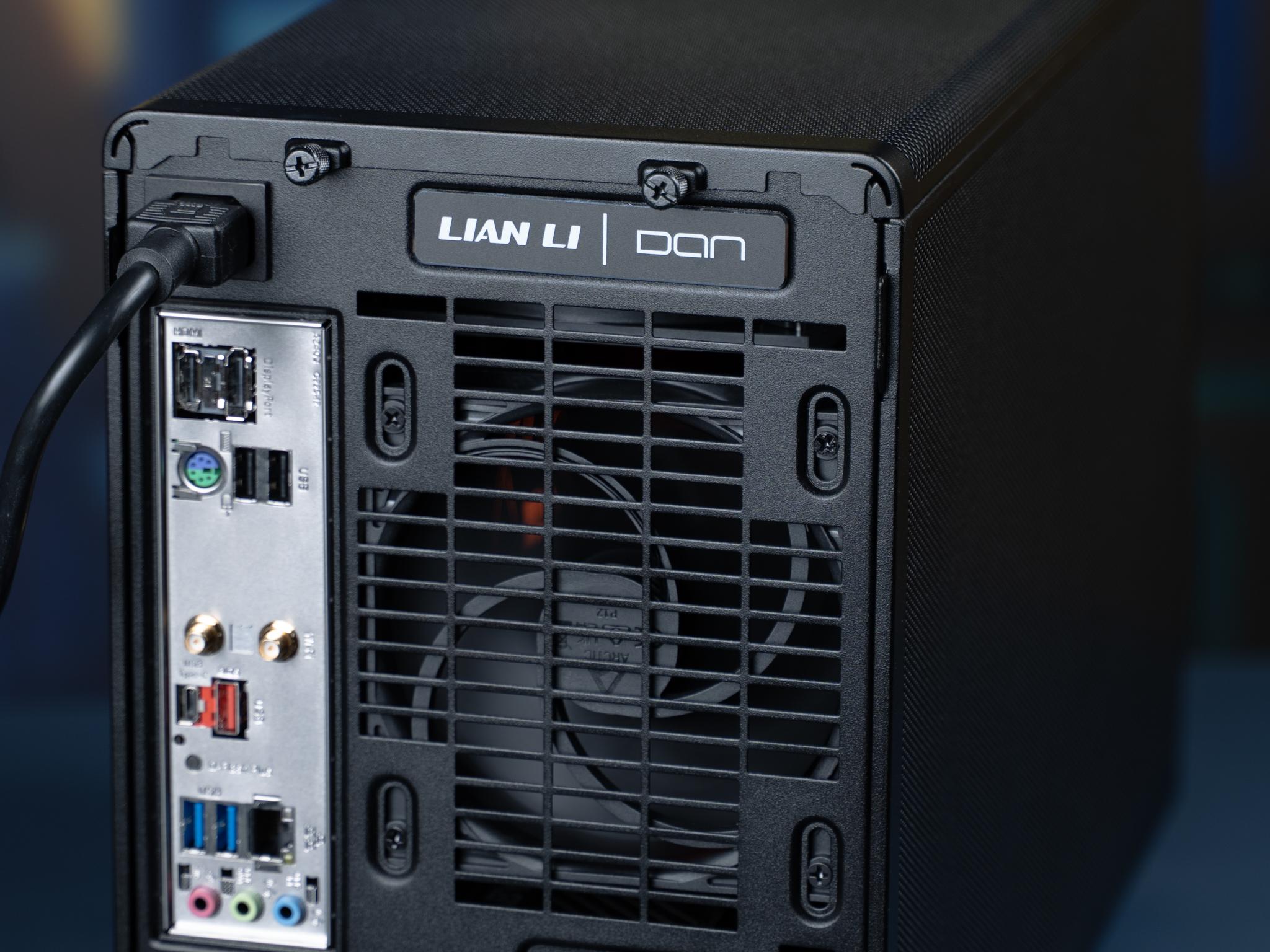 “STRATPERSONA 2” RTX 5060 Ryzen 5 7600X 32GB 1TB Windows 11 Gaming PC Powerhouse