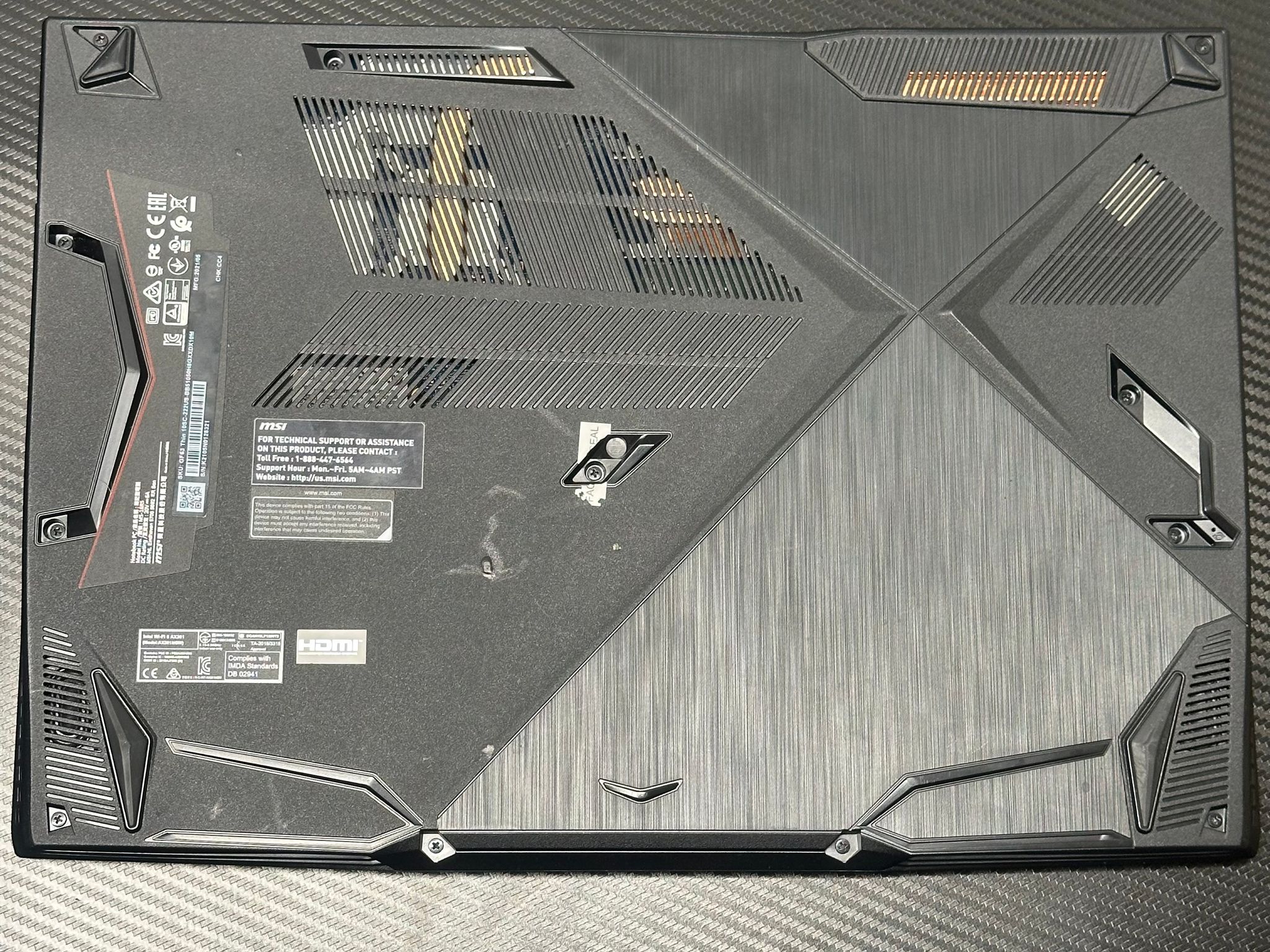 Gaming Laptop / GTX 1650 / i5-10500H / 16GB 2933MHz DDR4 / 256GB SSD Storage / 1080p gaming