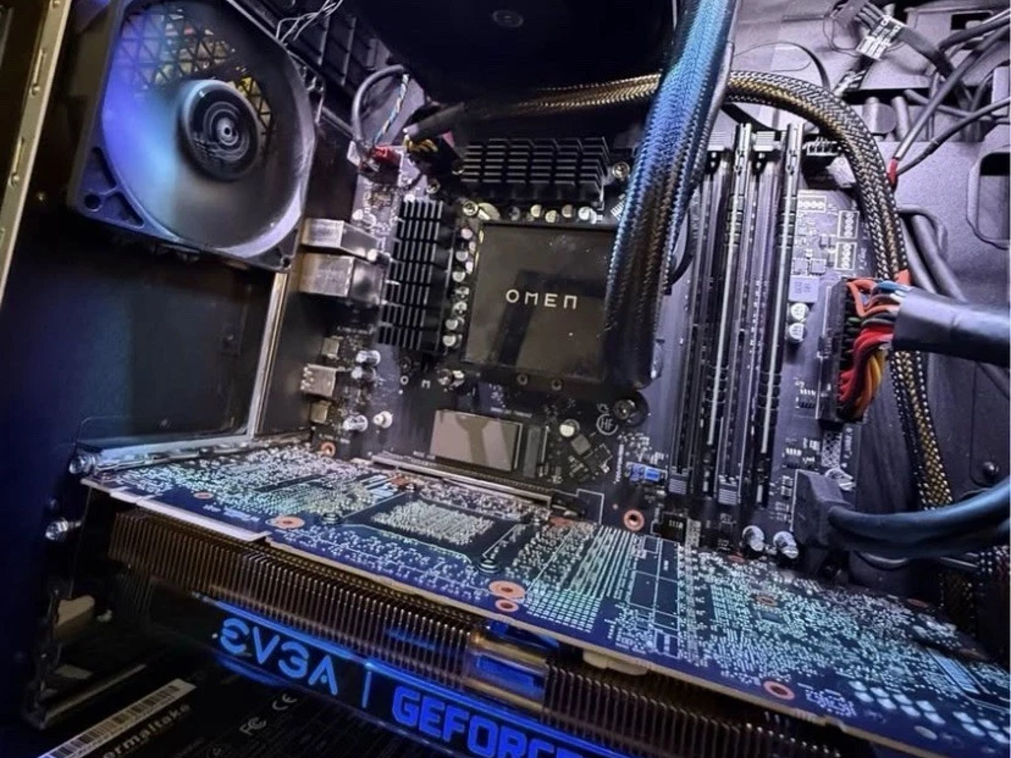 Omen 30L Gaming PC| Ryzen 5| 2080Ti 11GB| 16GB| WIN 11